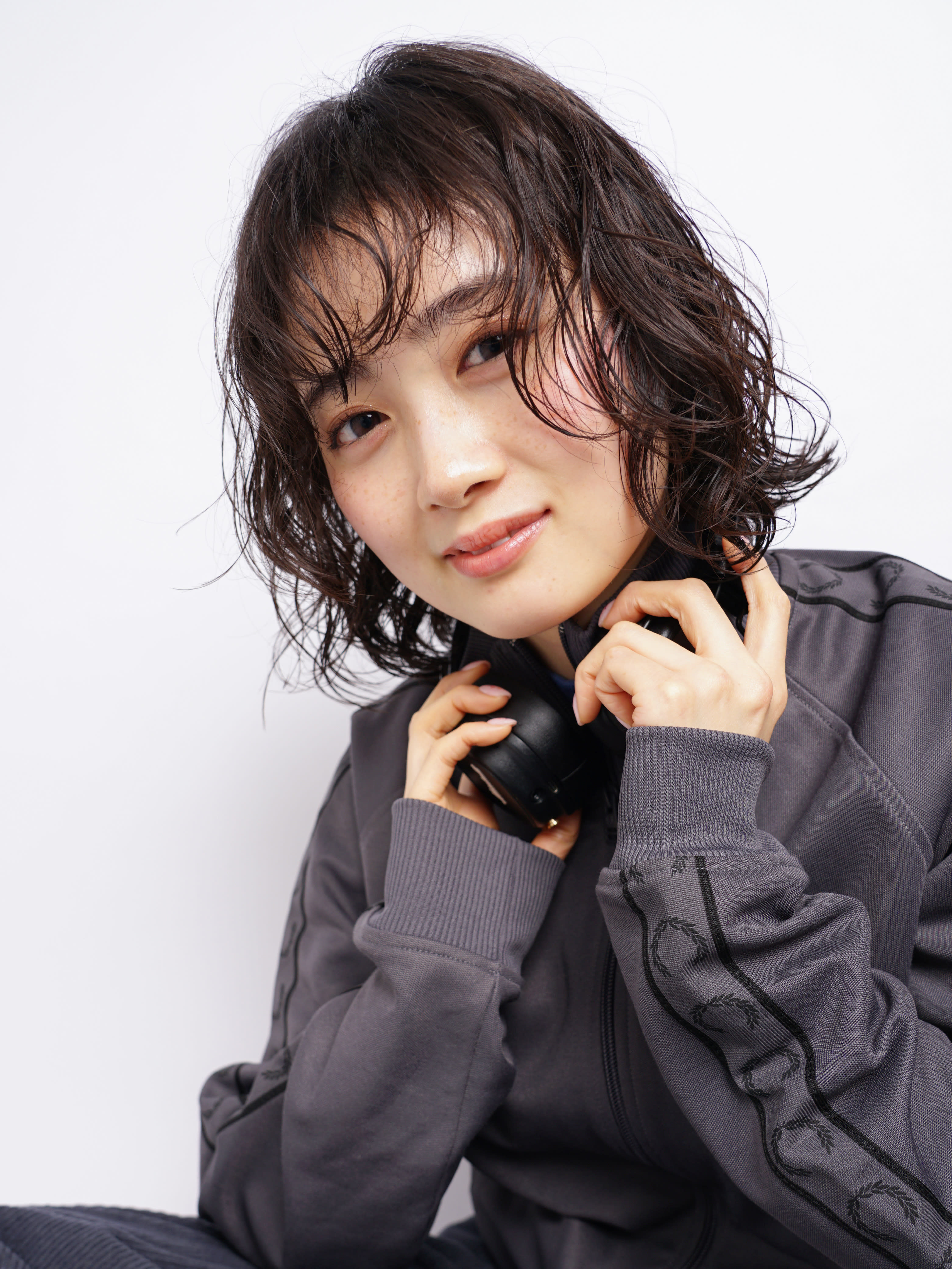 cozy creww【コージークルー】【コージークルー】のスタイル紹介。セミウエット/スリークボブ/暗髪/切りっぱなしボブ/河原町/