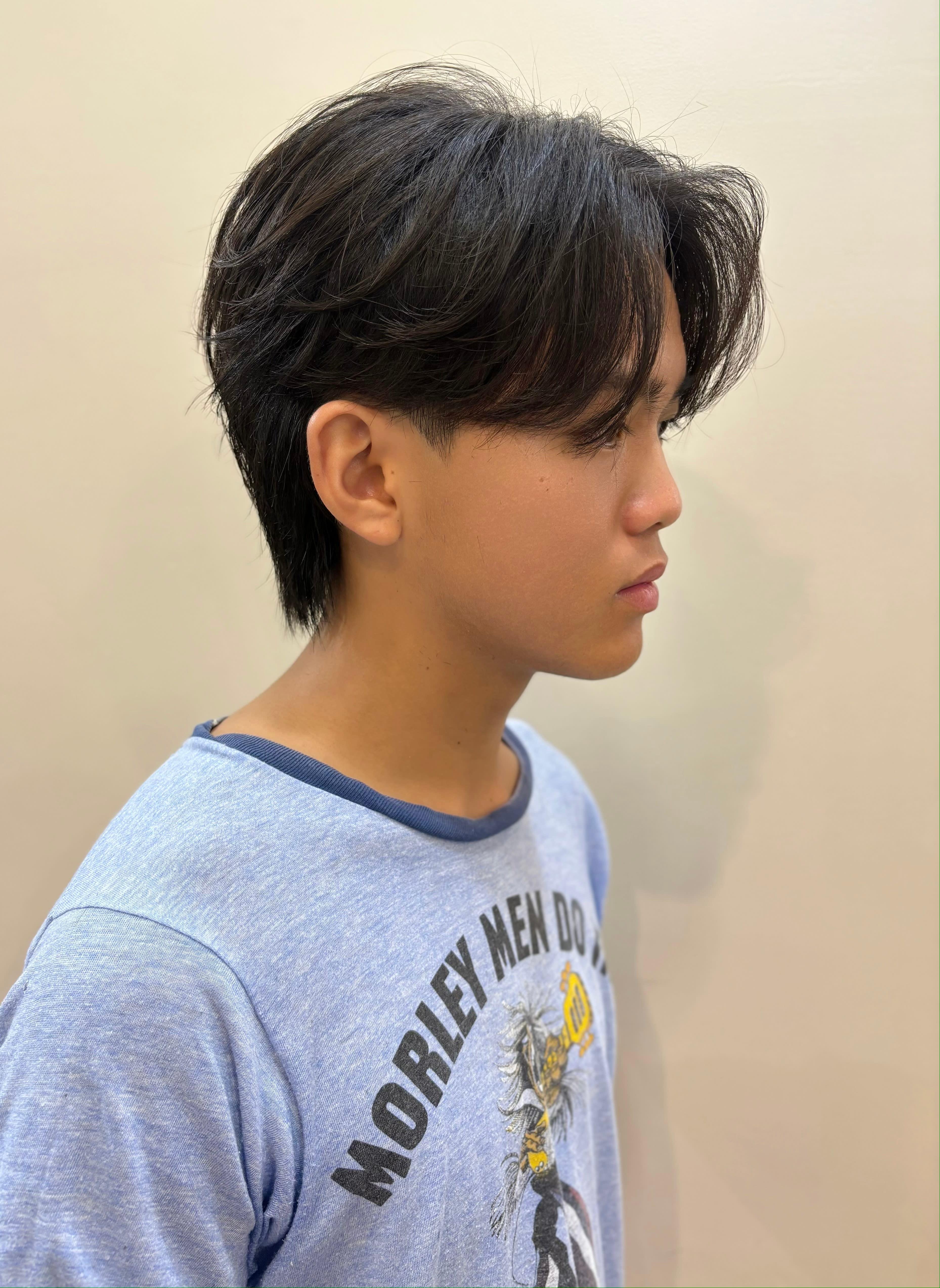 REVES【レーヴス】のスタイル紹介。大人毛流れセンターパート