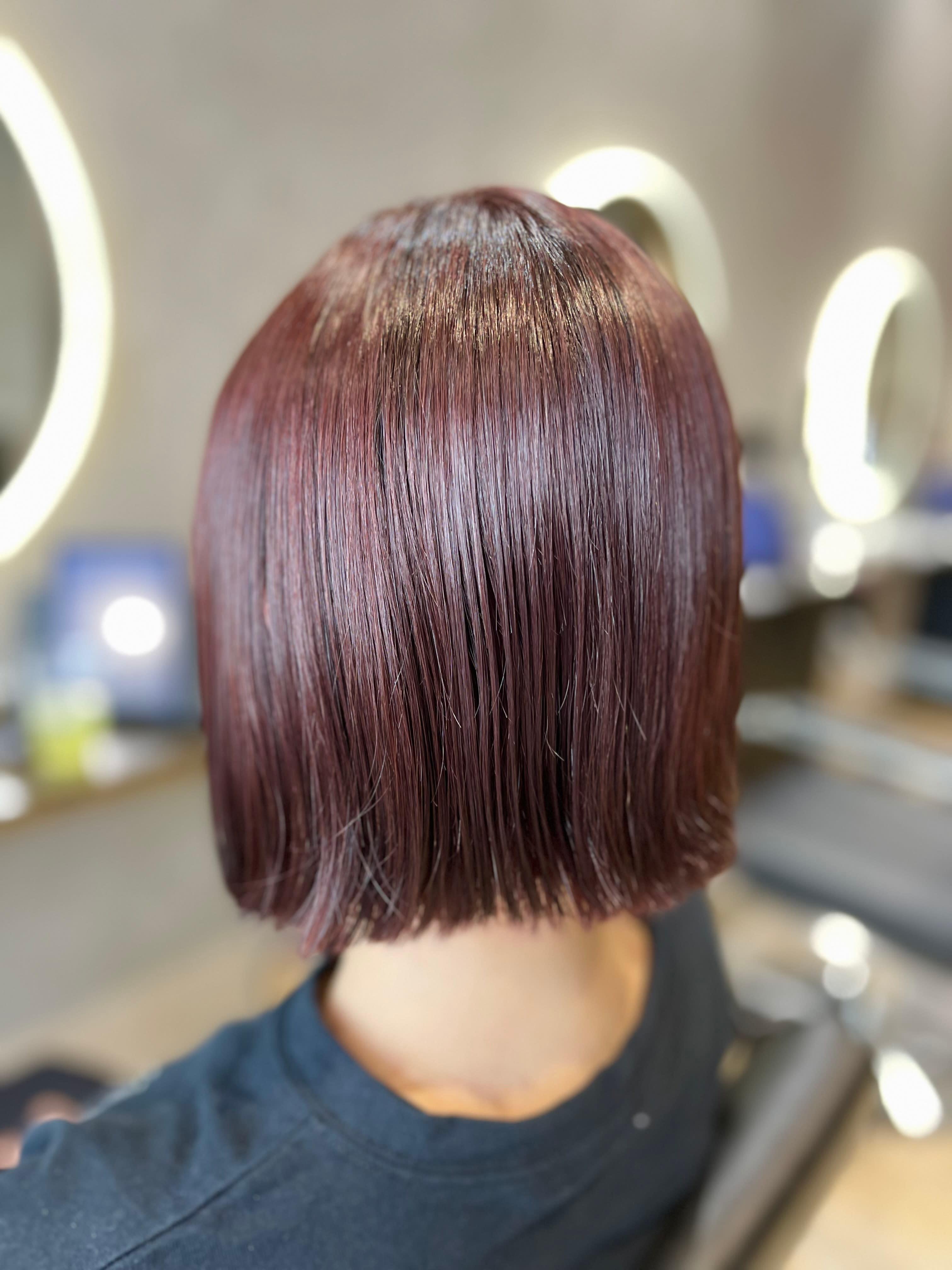 エファッセ行田店【エファッセギョウダテン】のスタイル紹介。ミニボブ×ワインレッド