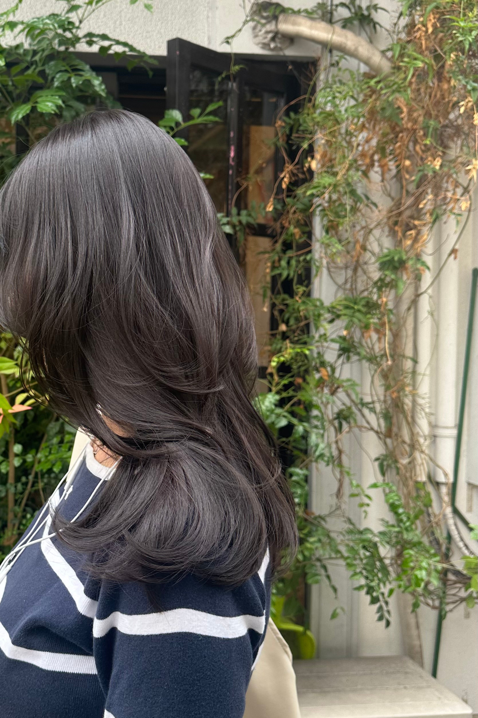 PLAY【プレイ】のスタイル紹介。大人レイヤーカット×艶カラー