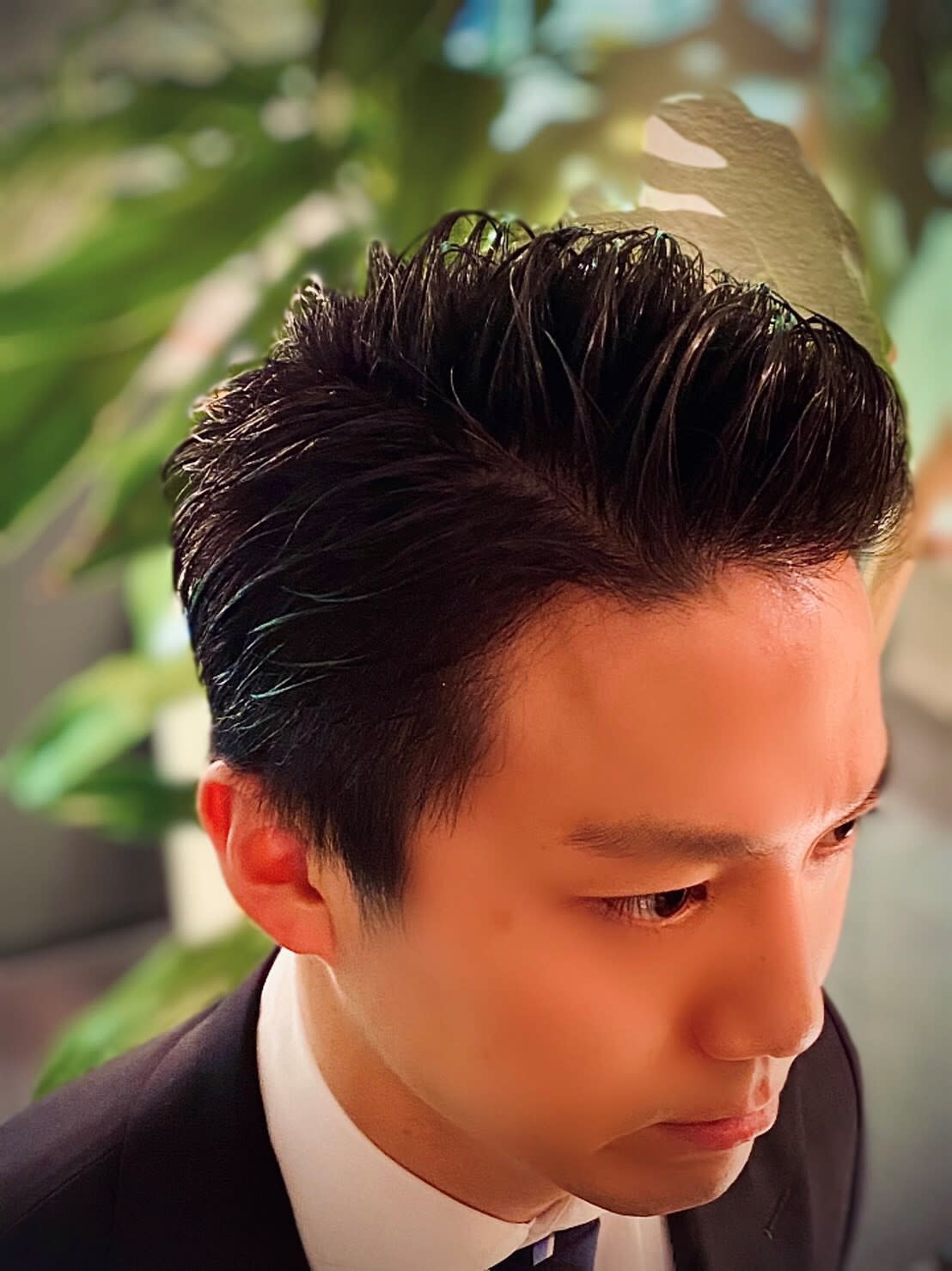 艶出専科本店【ツヤダシセンカ】のスタイル紹介。ビジネスアイロンパーマショート