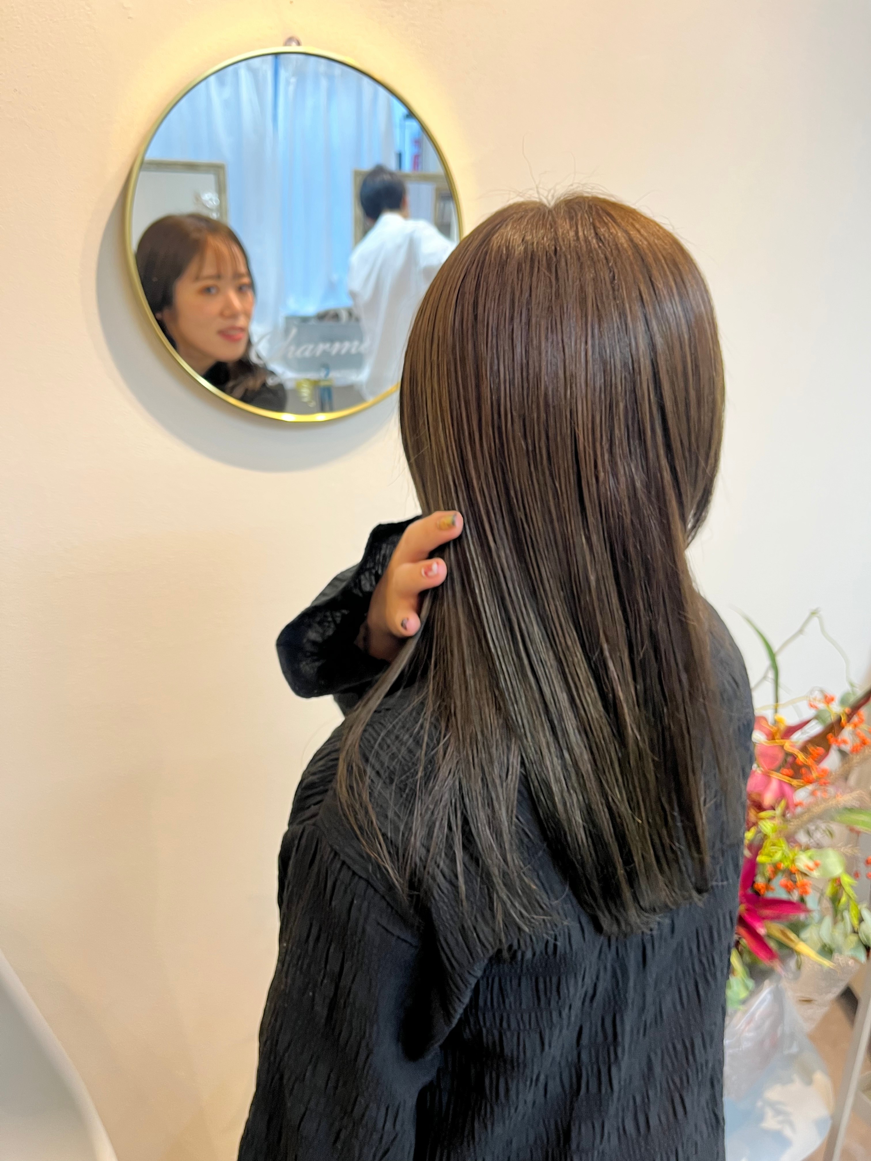 Charme【シャルム】のスタイル紹介。オータムトレンド 艶感たっぷりオリーブベージュ