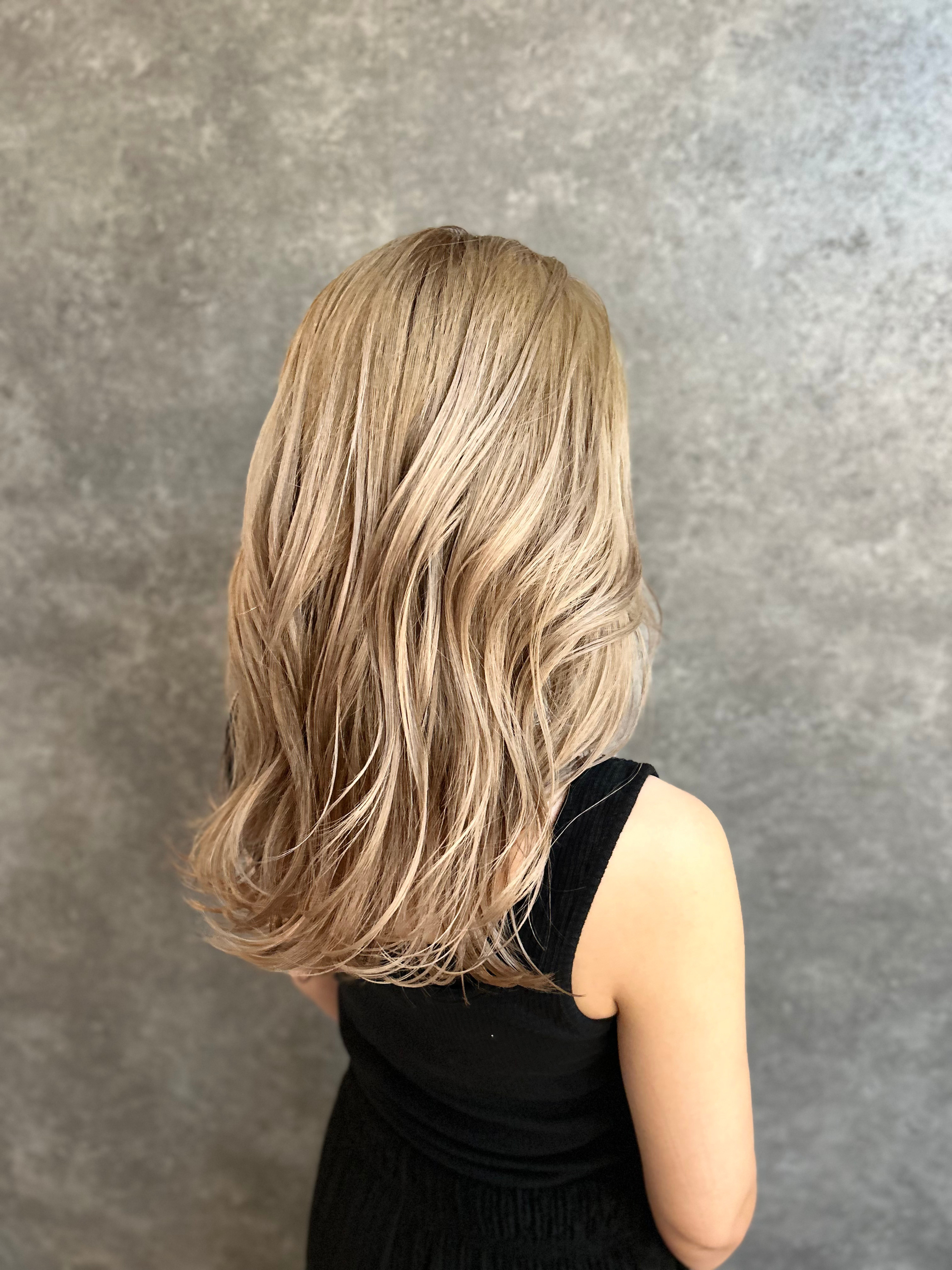 amberl【アンバール】のスタイル紹介。ハイトーンベージュ