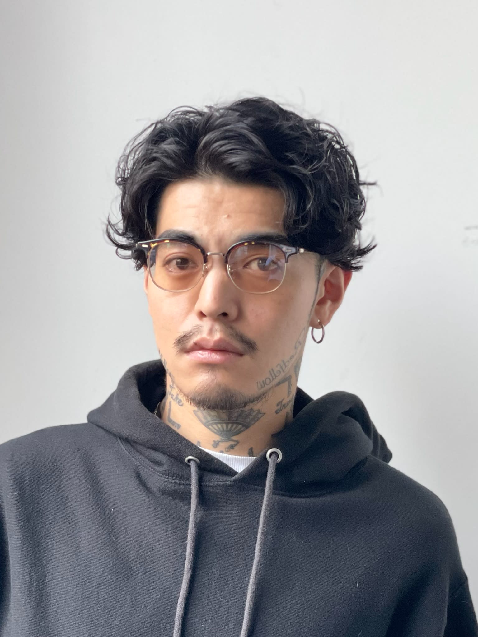 GROOMER/S TOKYO本店【グルーマーズトウキョウ】【グルーマーズトウキョウ ホンテン】のスタイル紹介。ラルフカール　外国人風パーマ　メンズパーマ　フェードカット