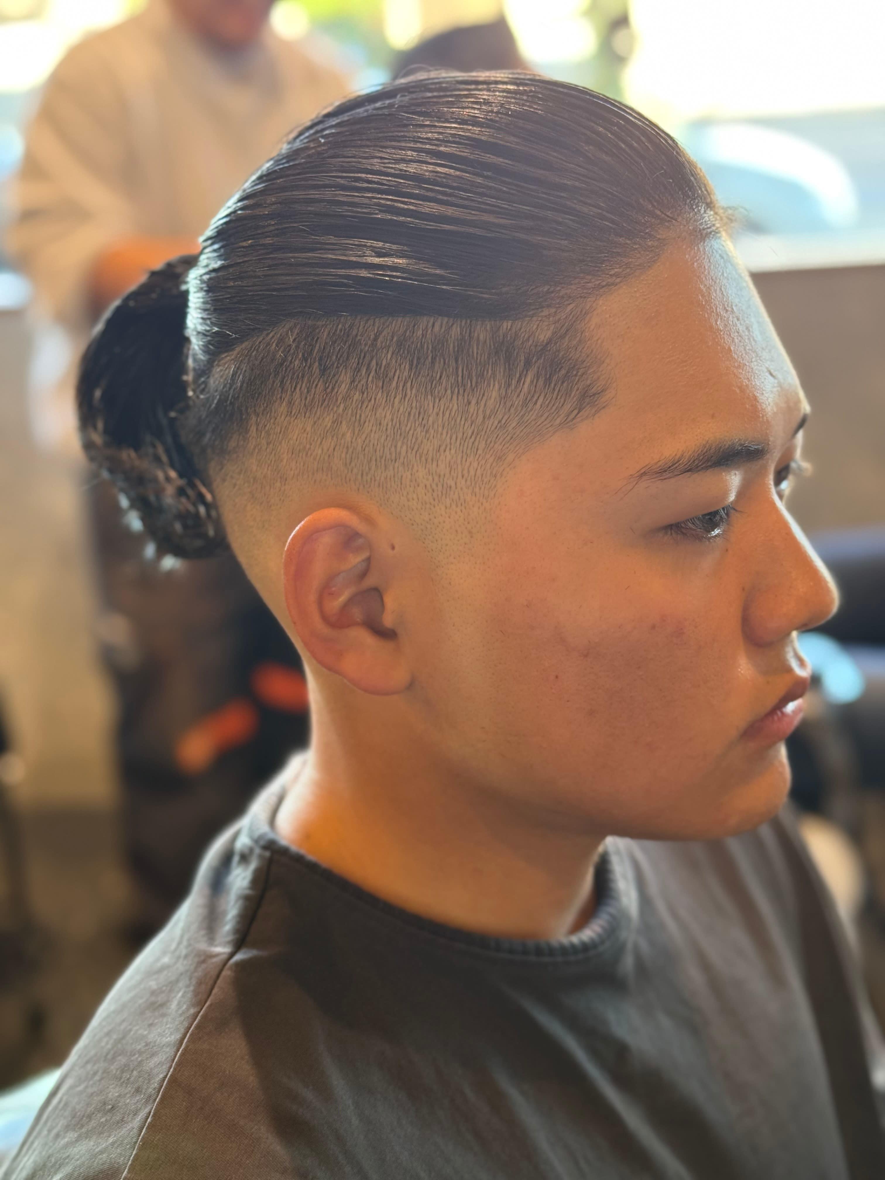 L.A BARBERSHOP【エルエー　バーバーショップ】のスタイル紹介。マンバンフェード