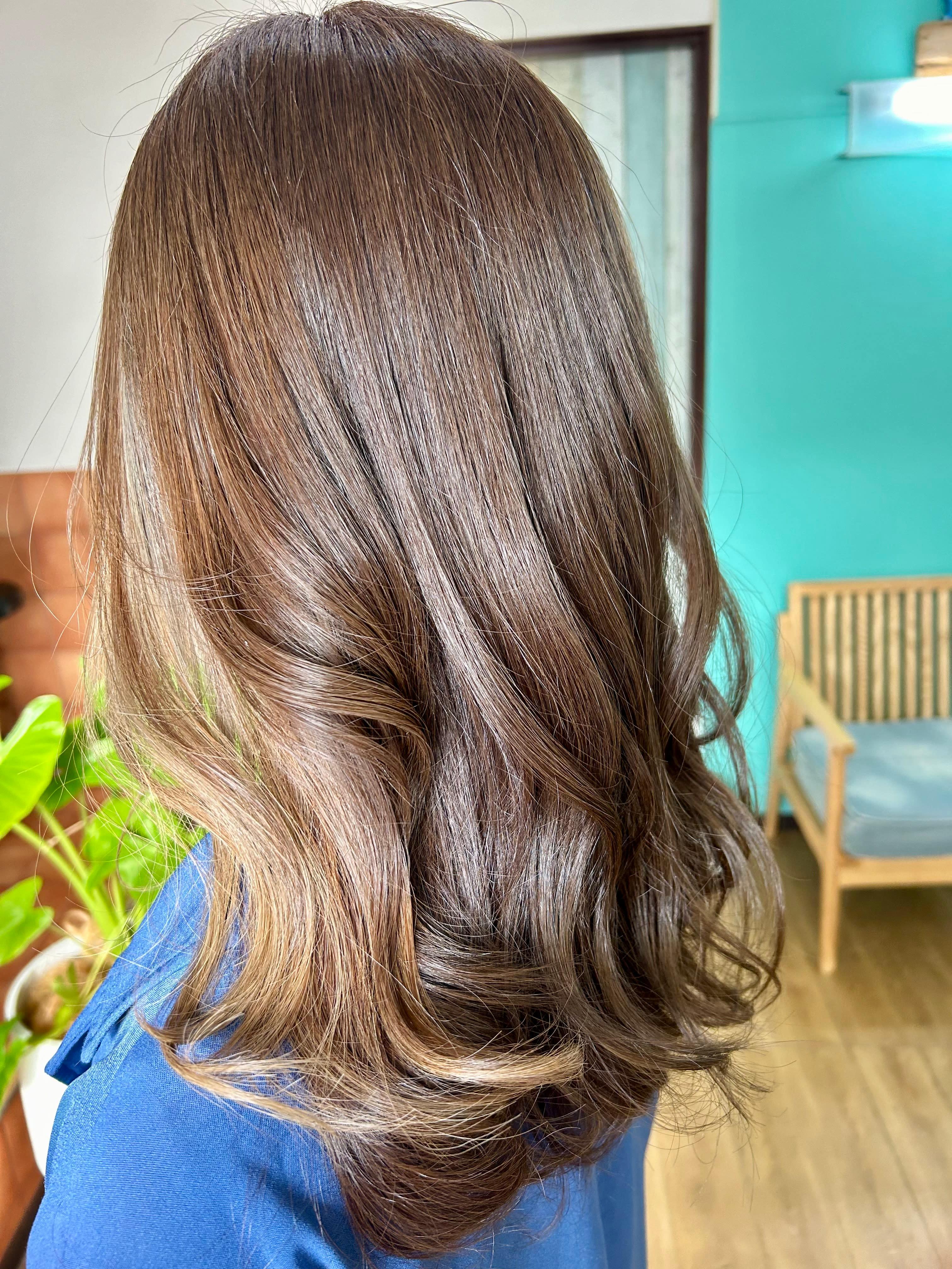 Yu hair design【ユウヘアデザイン】のスタイル紹介。白髪染め×イヤリングカラー