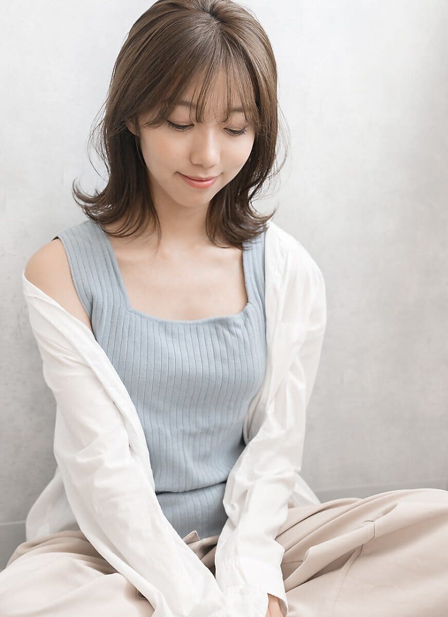 Eleanor spa&treatment 横浜【エレノア スパアンドトリートメント ヨコハマ】のスタイル紹介。まとまる☆ミディアムヘア☆オリーブベージュ