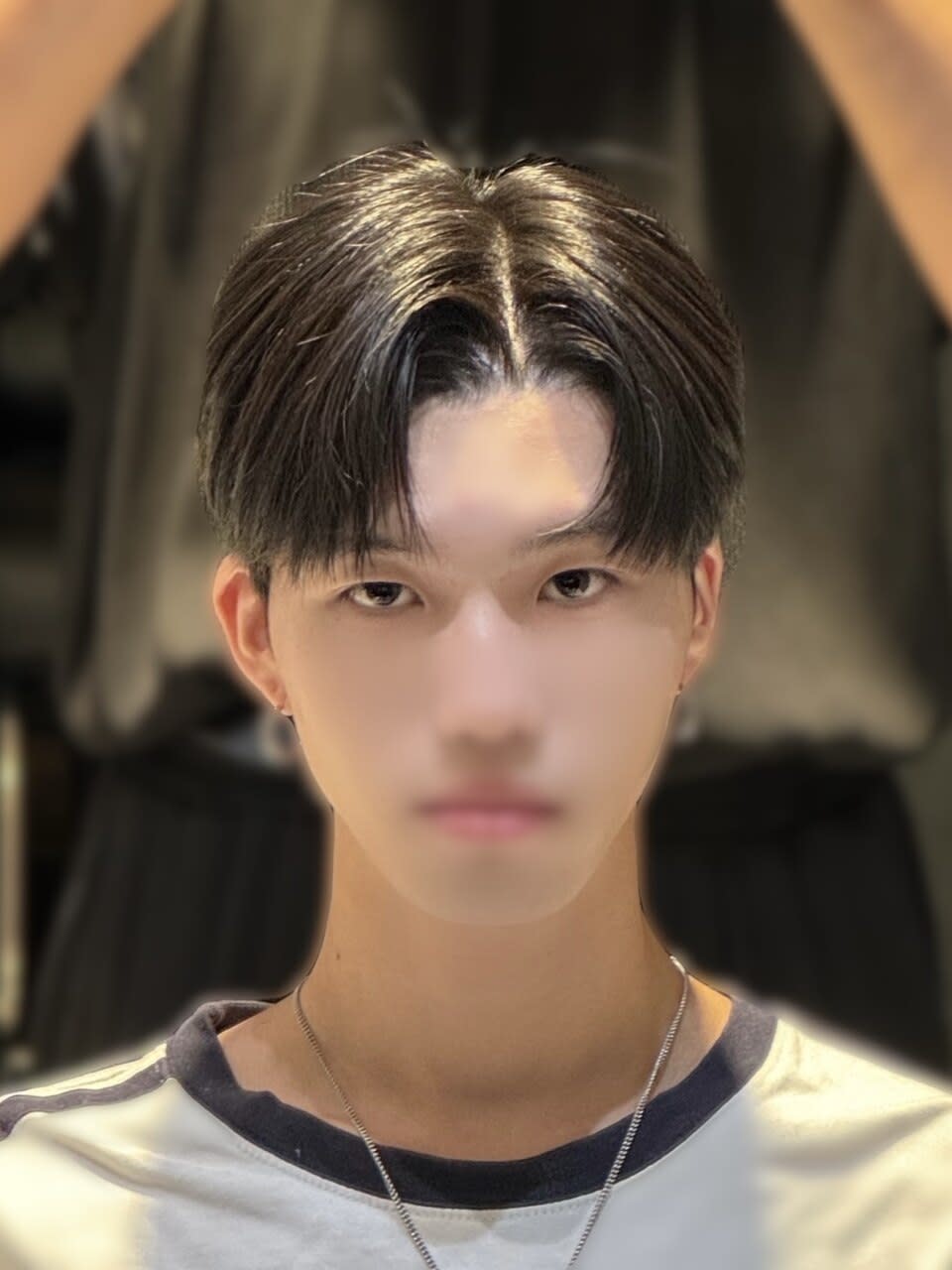 ALLM omotesando【アルム オモテサンドウ】のスタイル紹介。韓国ヘア コンマヘア ダウンパーマ アップパーマ メンズ 表