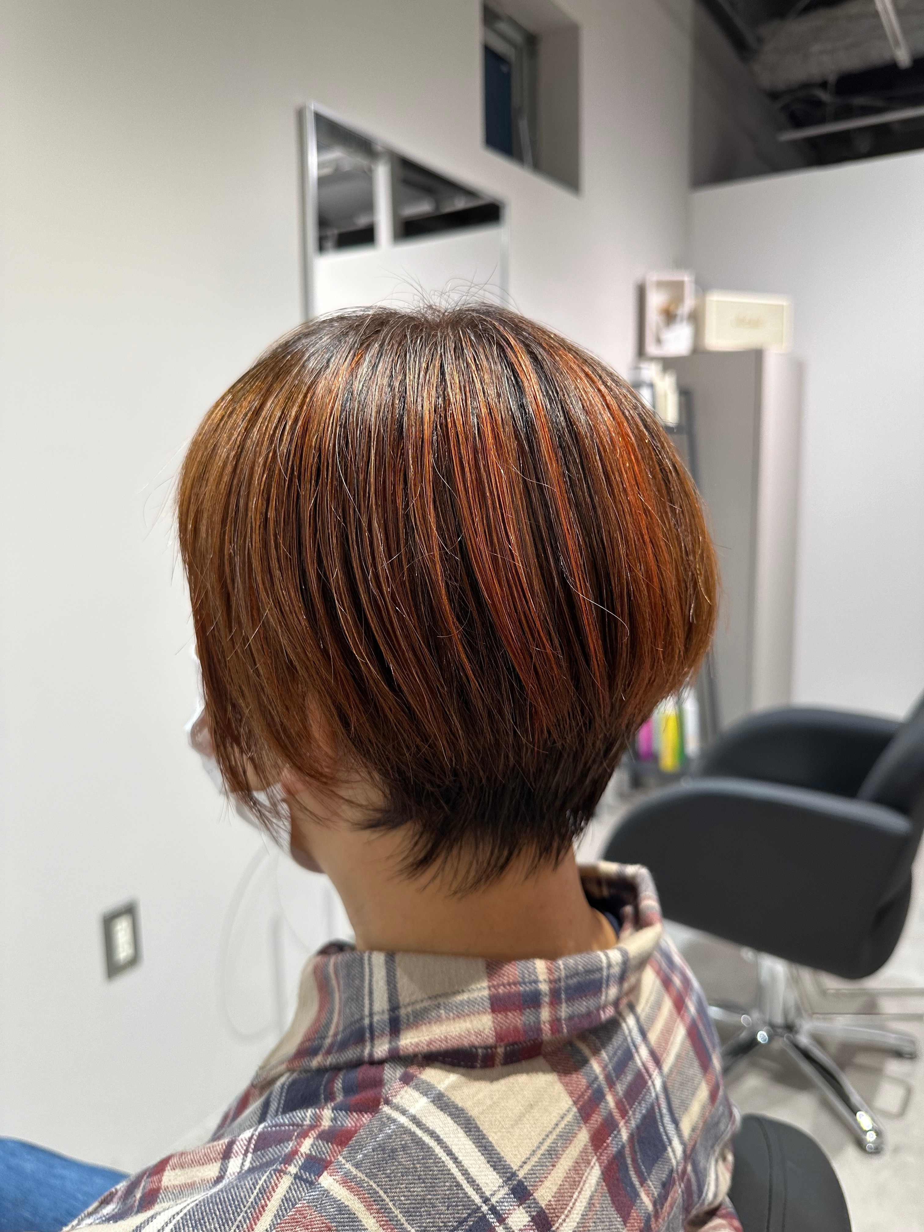 HEARTS 船橋 白髪ぼかし 脱白髪染め【ハーツ フナバシ シラガボカシ ダツシラガゾメ】のスタイル紹介。秋冬におすすめ！白髪ぼかしハイライト＋オレンジカラー