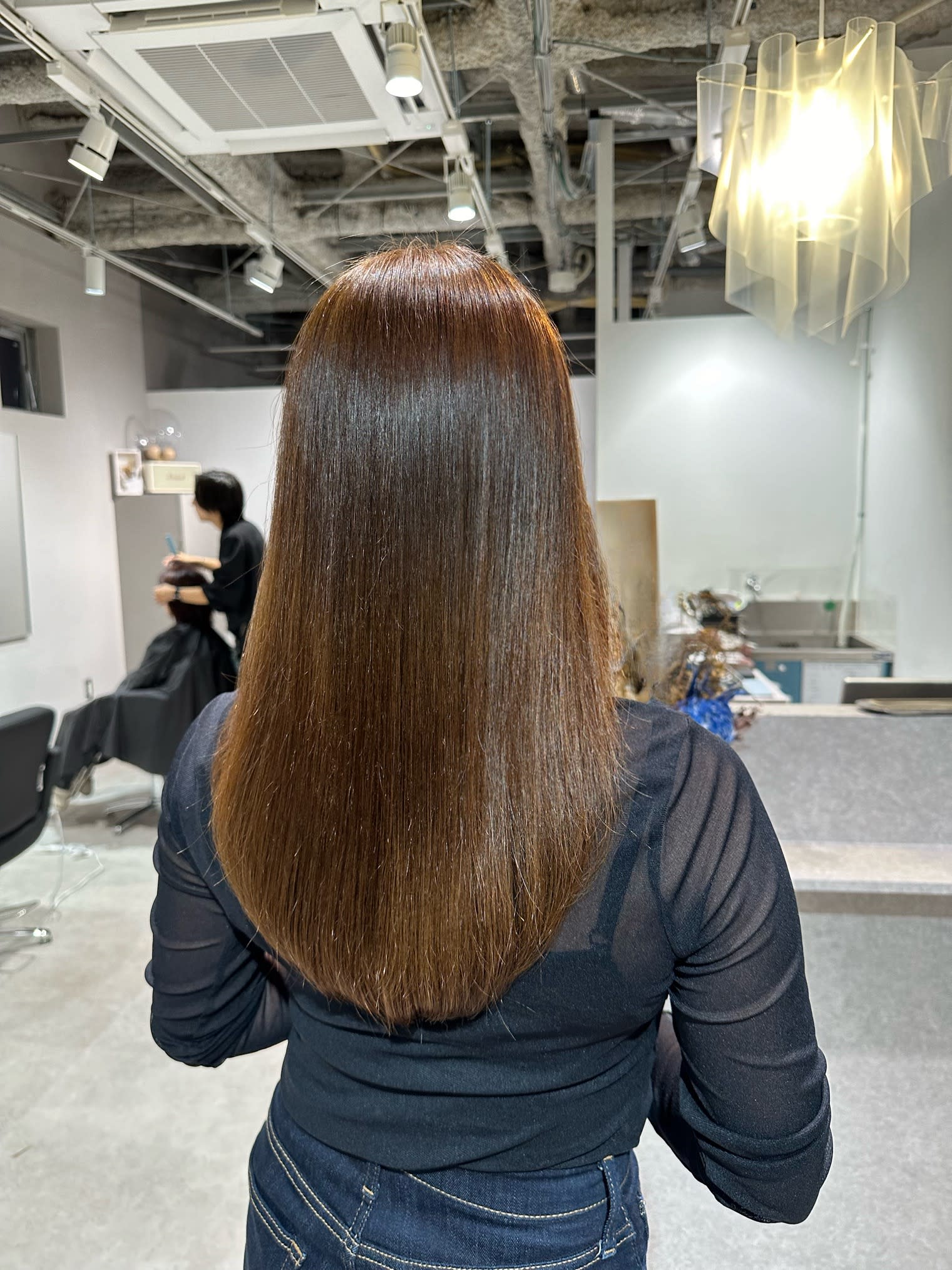 HEARTS 船橋 白髪ぼかし 脱白髪染め【ハーツ フナバシ シラガボカシ ダツシラガゾメ】のスタイル紹介。今大人気の髪質改善ストレートで艶髪に！