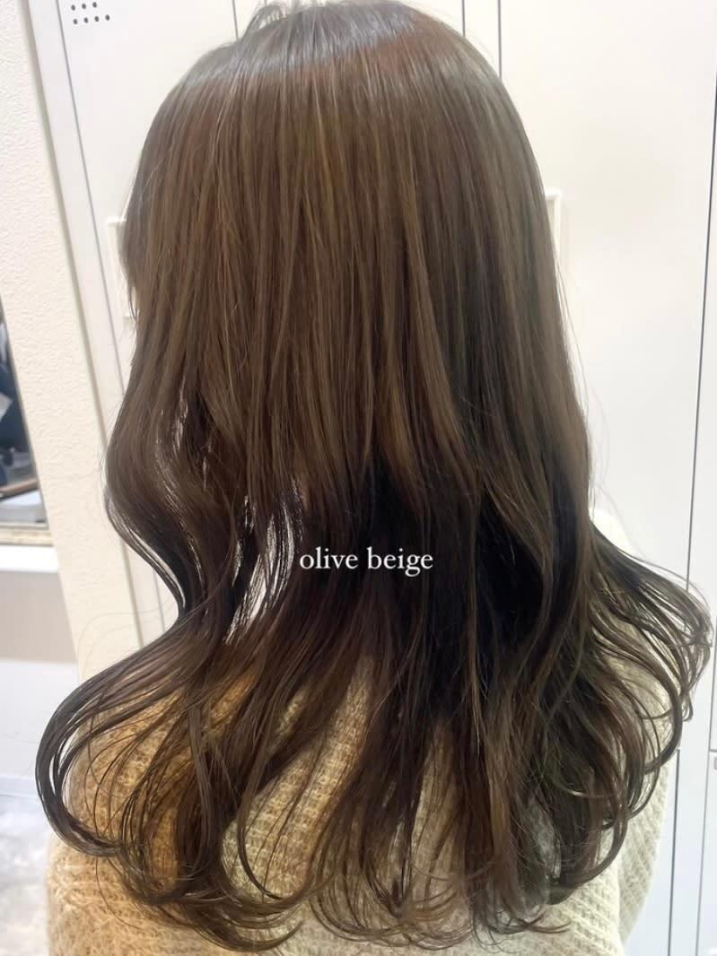 francesca.【フランチェスカドット】のスタイル紹介。透明感ベージュカラー