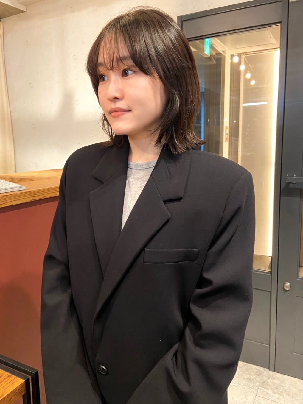 atelier.神戸三宮店【アトリエ】【アトリエ コウベサンノミヤテン】のスタイル紹介。外ハネボブ　くびれヘア　シースルーバング　ブラウンベージュ