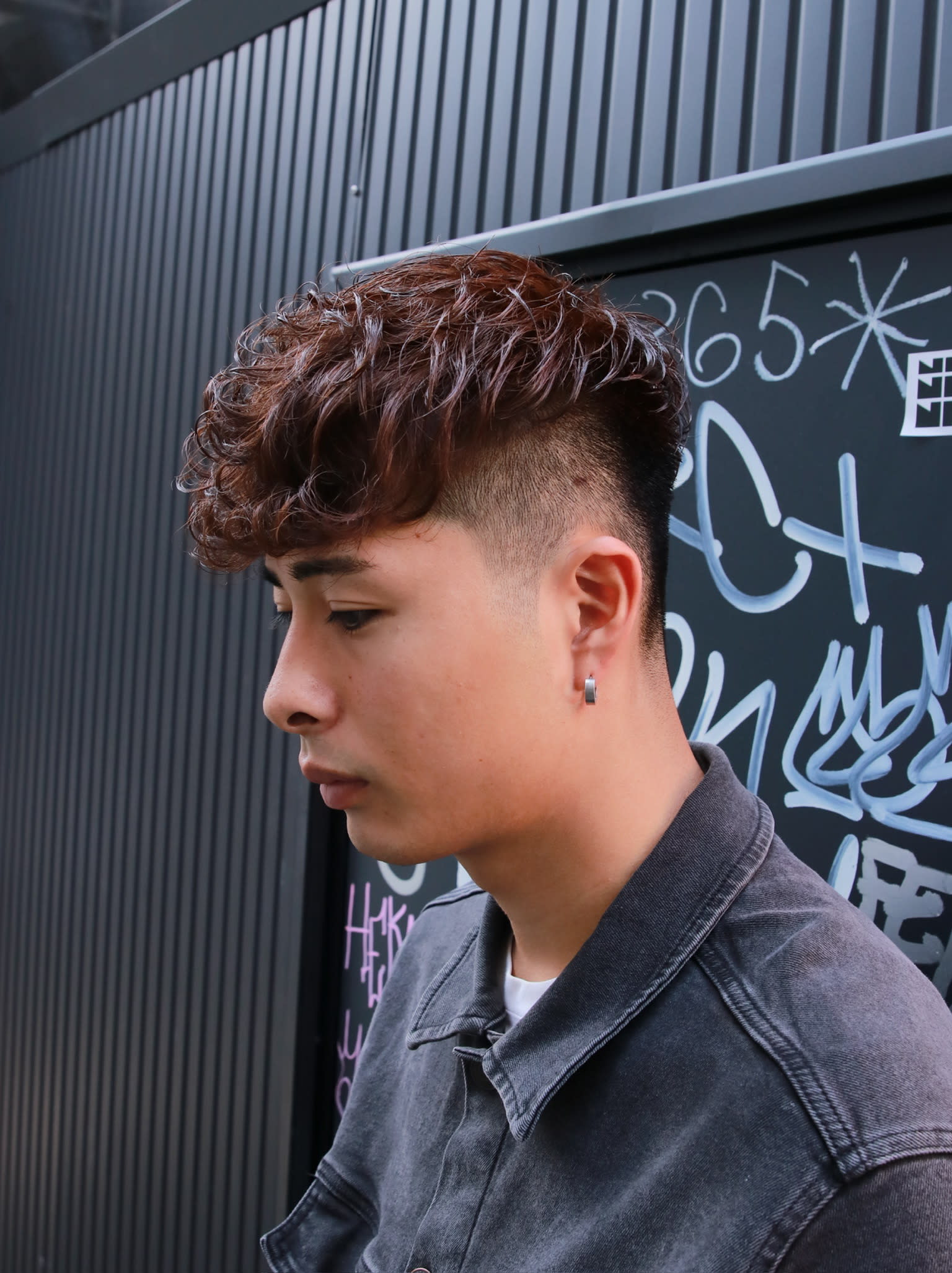 GROOMER/S TOKYO本店【グルーマーズトウキョウ】【グルーマーズトウキョウ ホンテン】のスタイル紹介。スペインカール　ブラウンカラー　外国人風パーマ　メンズパーマ