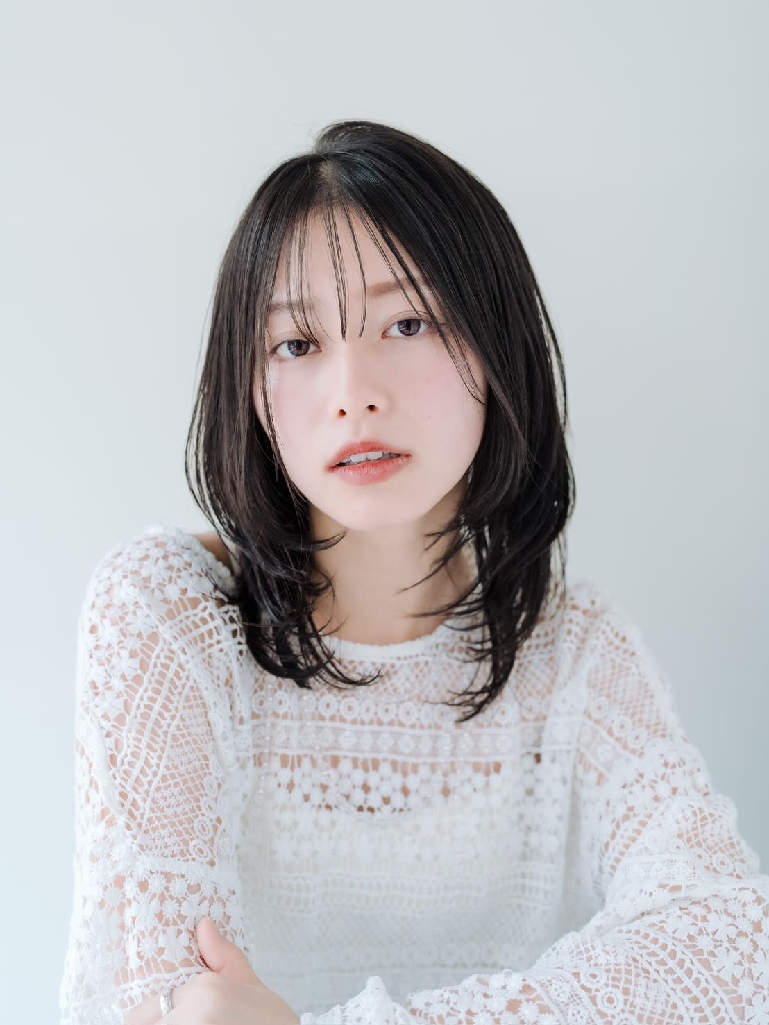 beauty:beast 段原店【ビューティー ビースト ダンバラテン】のスタイル紹介。顔周りレイヤー×ミディアム