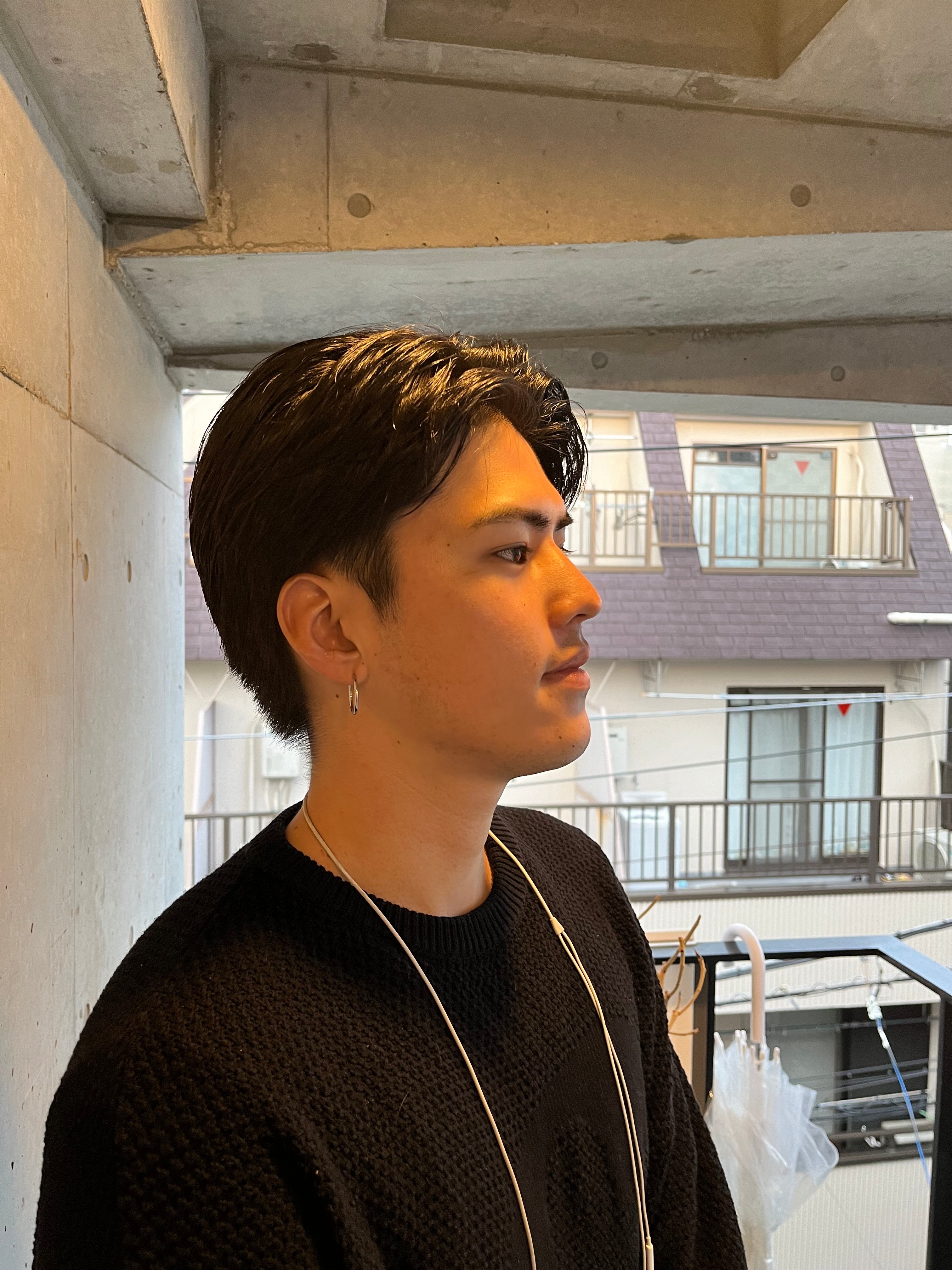 Men's hair Hui 新宿三丁目【メンズ ヘア フイ シンジュクサンチョウメ】のスタイル紹介。オールバックスタイル　大人渋め