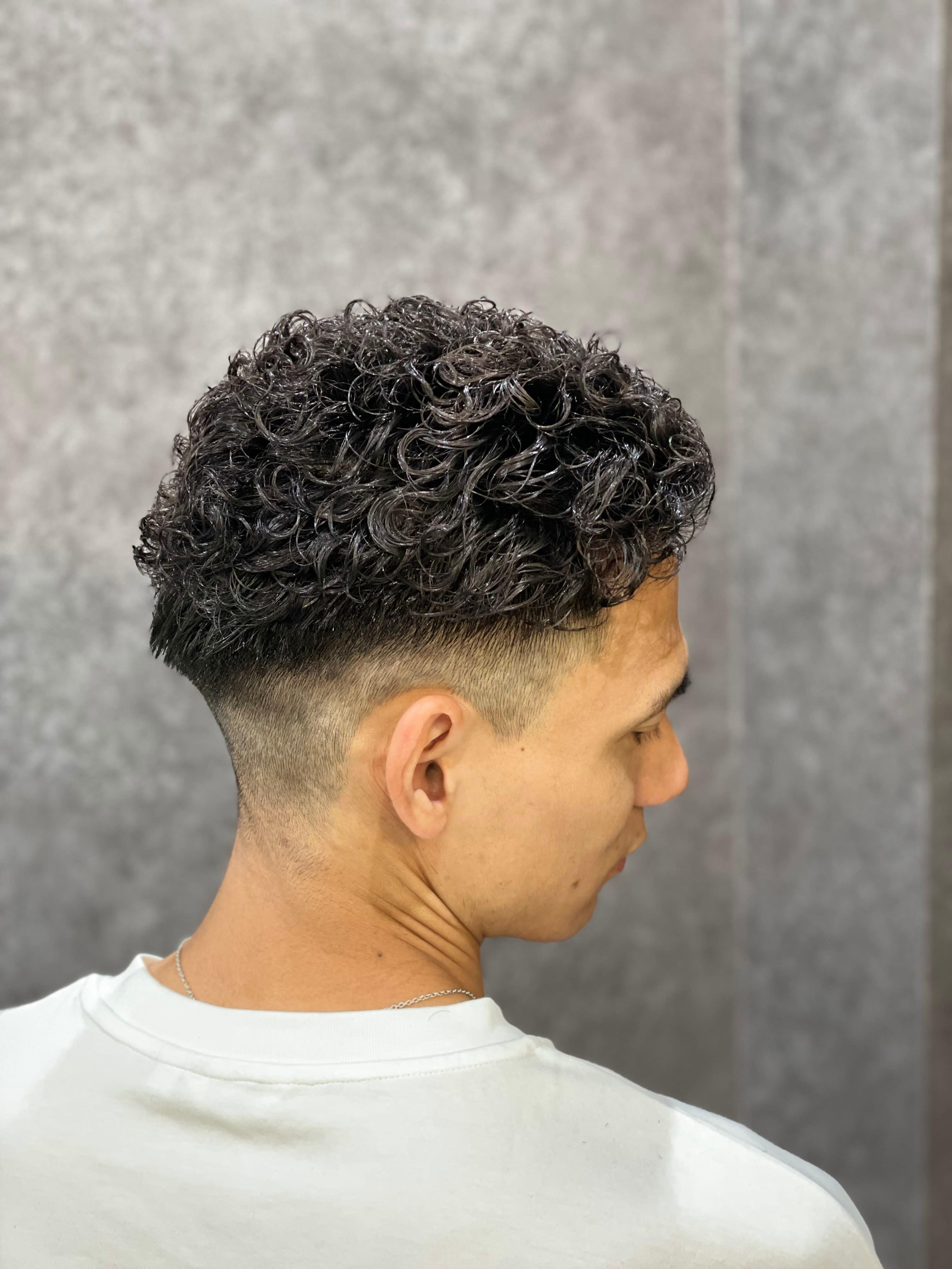 RISE 新小岩店【ライズ シンコイワテン】のスタイル紹介。メンズオールバックパーマ