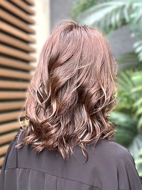 Hair & Nail Eve 新浦安店【ヘアアンドネイルイヴシンウラヤステン】のスタイル紹介。大人女子イメチェンニュアンスカラーうるツヤ