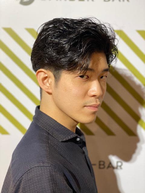 BARBER-BAR 四谷店【バーバーバー ヨツヤテン】のスタイル紹介。ビジネス爽やかニュアンスパーマスタイル