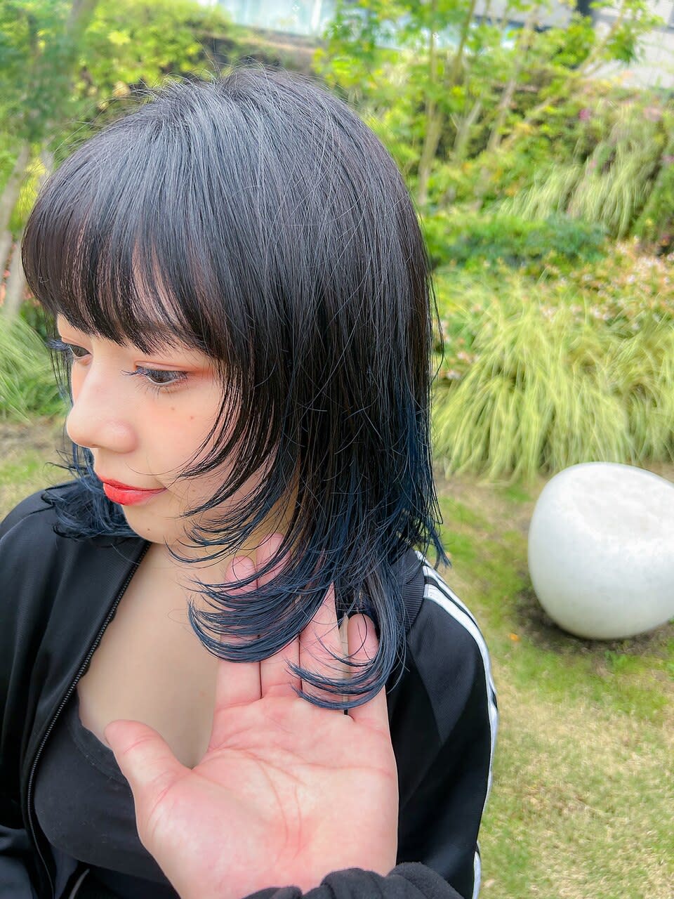 Swd〜スウド〜【スウド】のスタイル紹介。小顔ウルフカット/フェイスレイヤー/グラデーション/ネイビー