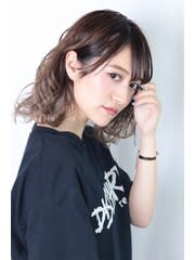 ami by Absolute 新宿【アミバイアブソシンジュク】のスタイル紹介。[ami] 人気 切りっぱなしボブ ダブルカラー