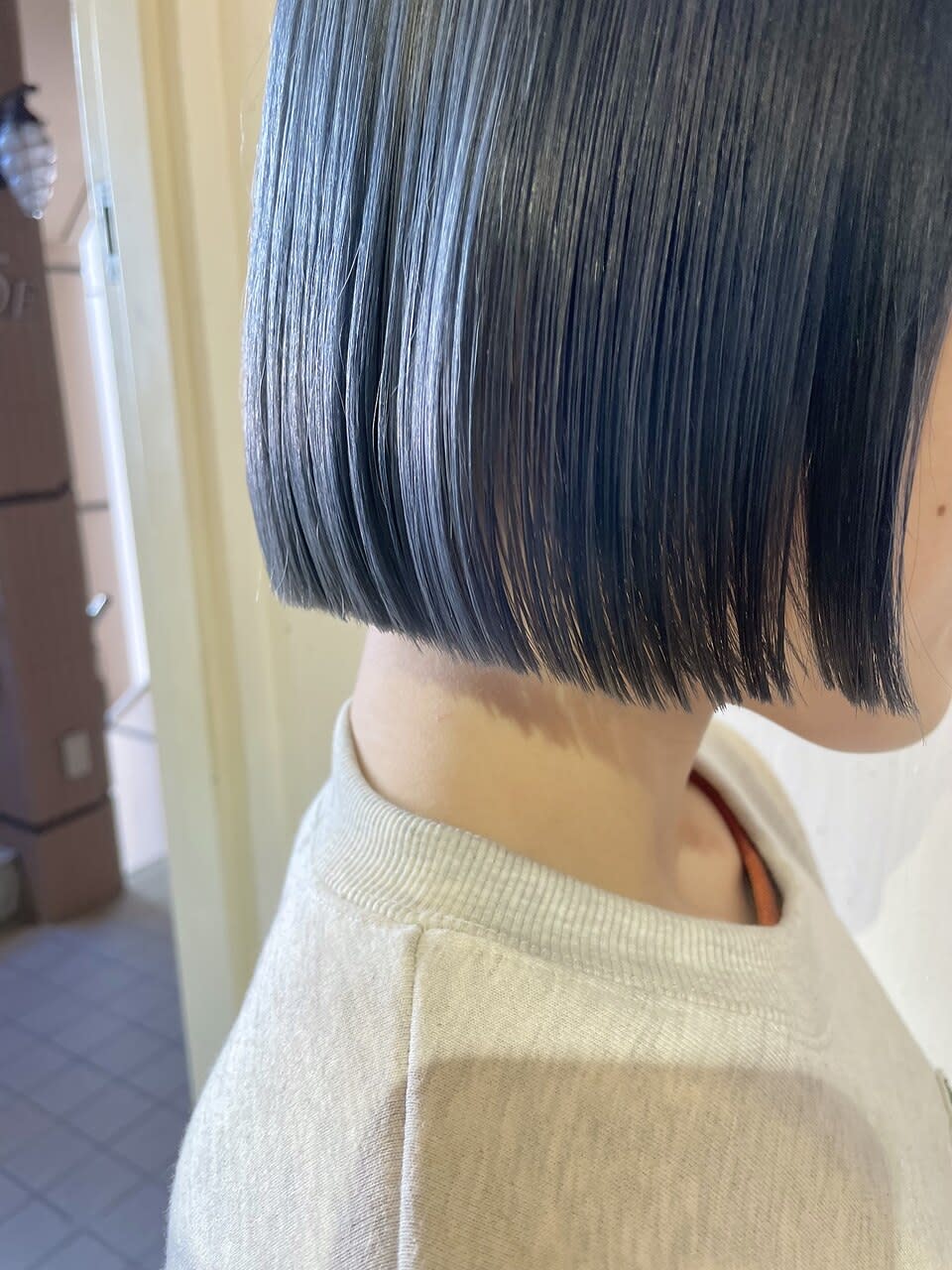 【完全個室サロン】Gilasol 八王子北口【シラソル】【カンゼンコシツサロン シラソル ハチオウジキタグチ】のスタイル紹介。ネイビーカラー×ミニボブ