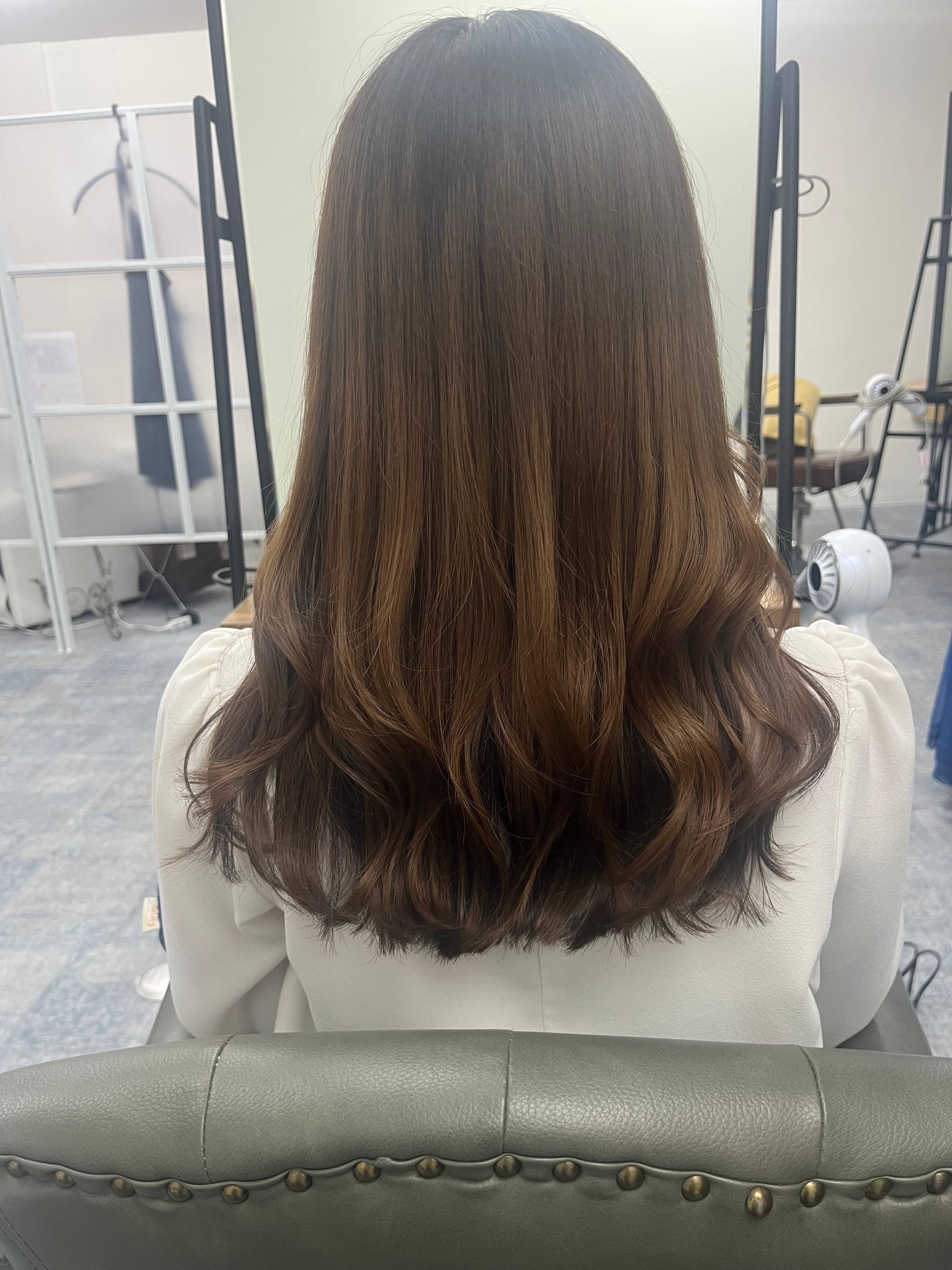 RIPPLE【リプル】のスタイル紹介。ミディアムレイヤー　重めスタイル