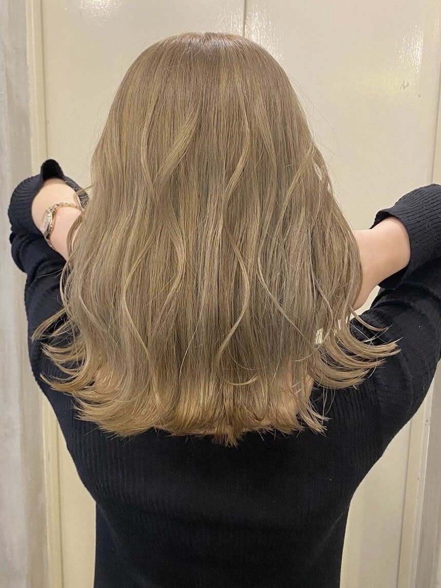 SOURCE 堺東【ソース サカイヒガシ】のスタイル紹介。【SOURCE】ハイトーンベージュ