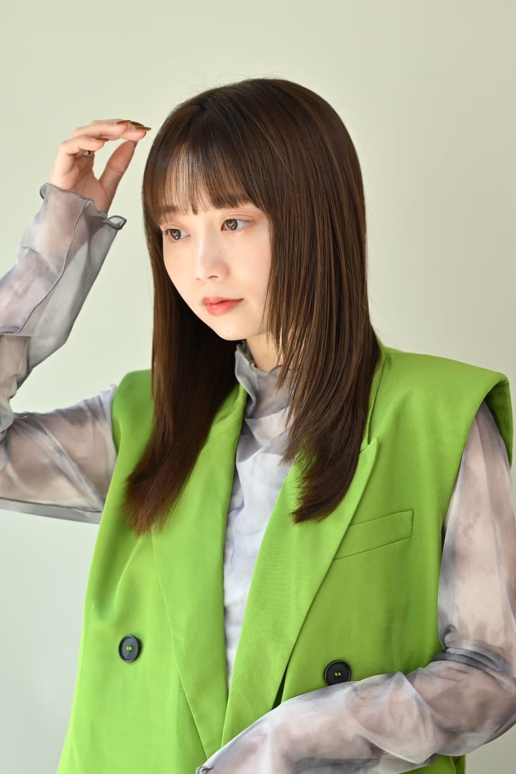 vision 赤坂【ビジョン アカサカ】のスタイル紹介。ストレートでも決まるレイヤーカット