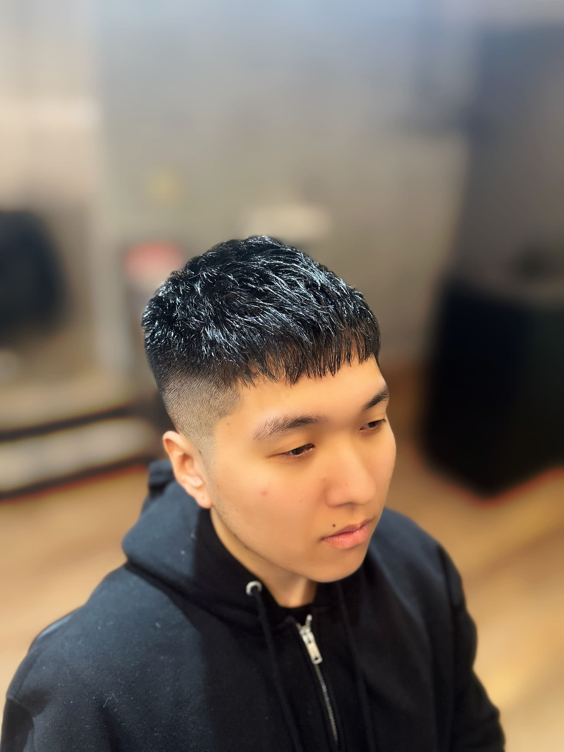 ASOBI hair design【アソビヘアデザイン】のスタイル紹介。クロップ x スキンフェード