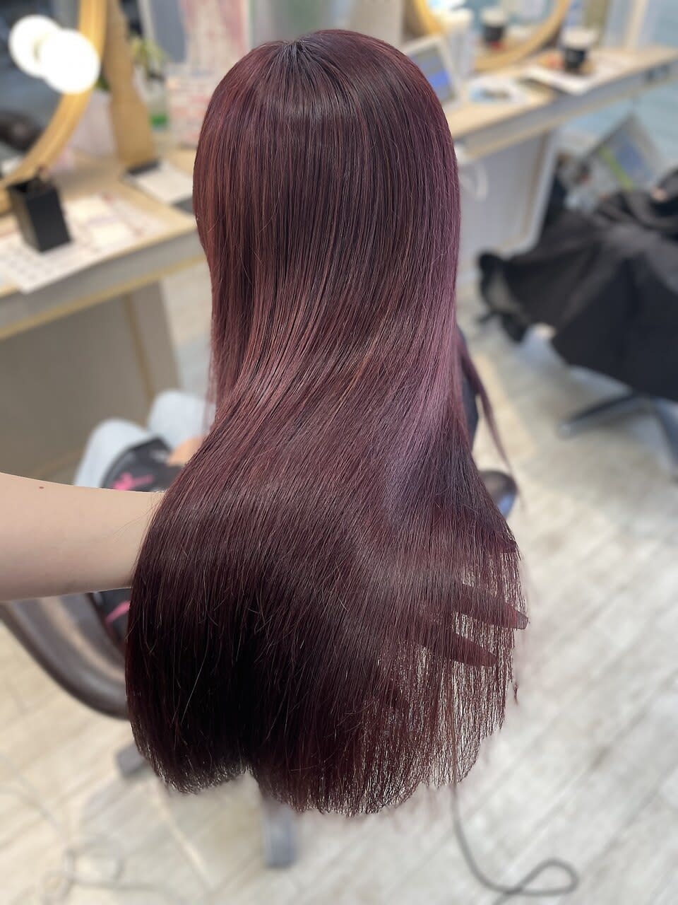 KEEN.【キーン】のスタイル紹介。チェリーレッド