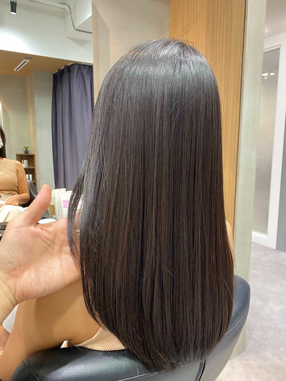 エンゼル美容室【エンゼルビヨウシツ】のスタイル紹介。ローレイヤーロング