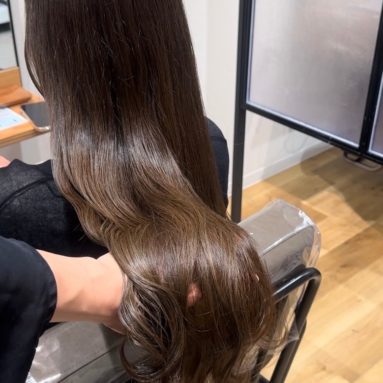 ciqi【シキ】のスタイル紹介。髪質改善/メテオカラー/ブラウンベージュ/艶カラー