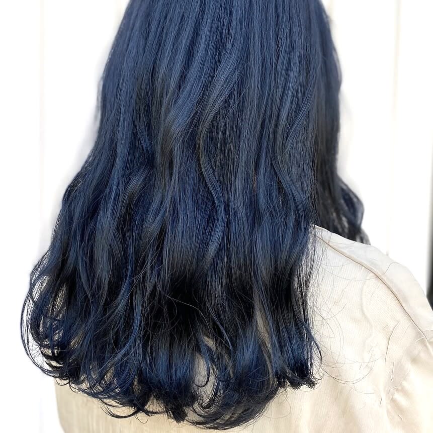 cloud hair 北仙台店【クラウドヘアー キタセンダイテン】のスタイル紹介。【コバルトブルーカラー】ブリーチカラー／寒色カラー