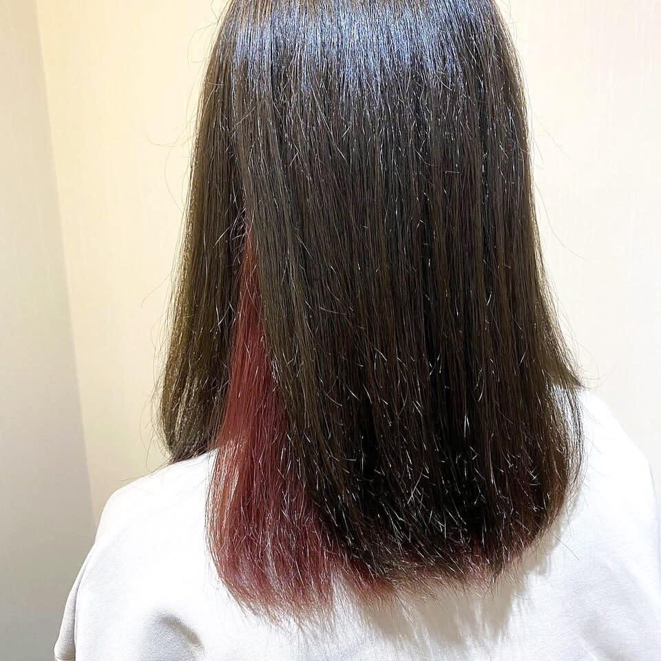 cloud hair 北仙台店【クラウドヘアー キタセンダイテン】のスタイル紹介。【インナーカラー】ワインレッド／アッシュカラー