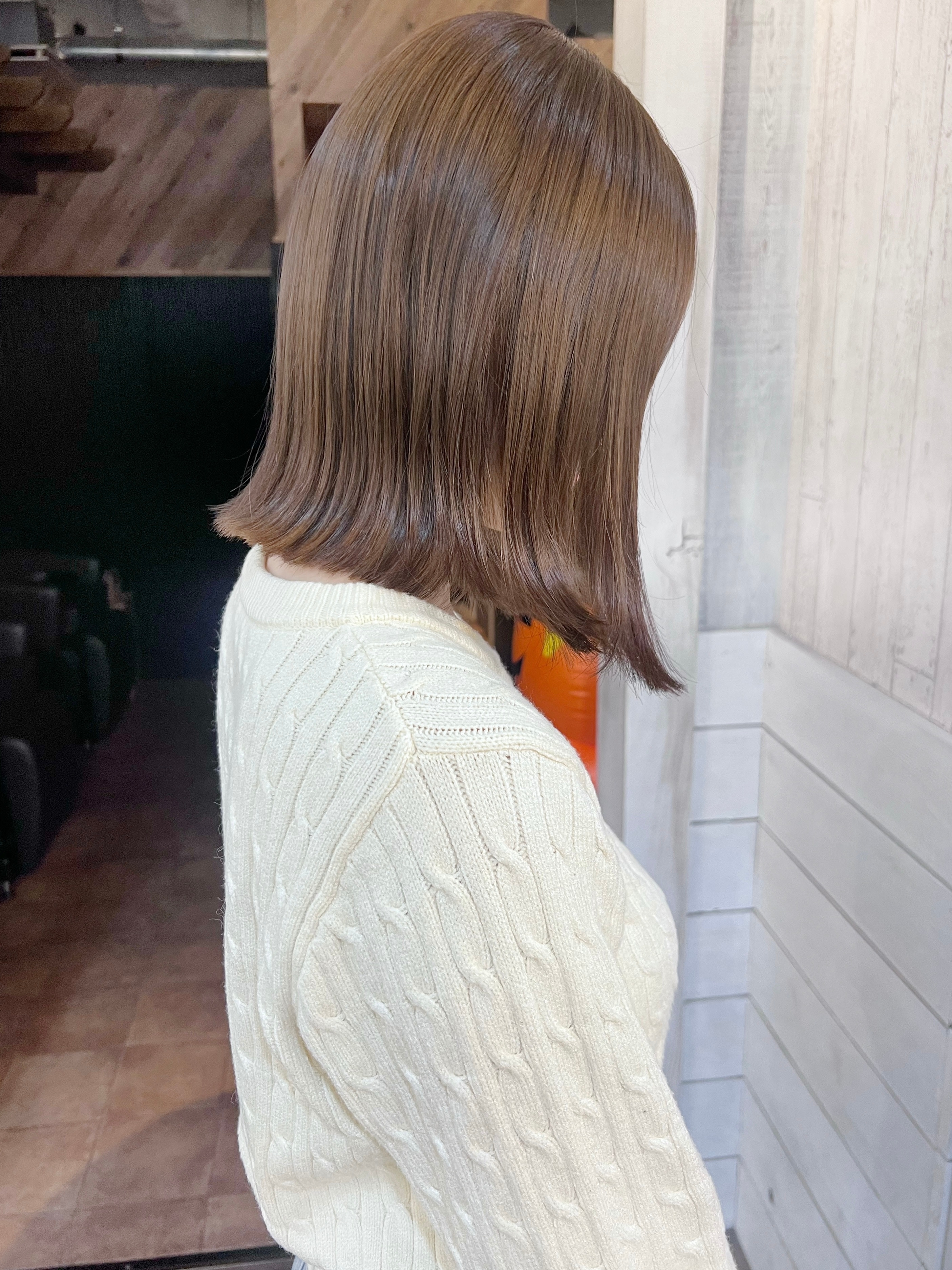 AEQUITAS【アクトゥス】のスタイル紹介。ハーフブリーチカラー×ブラウンベージュ