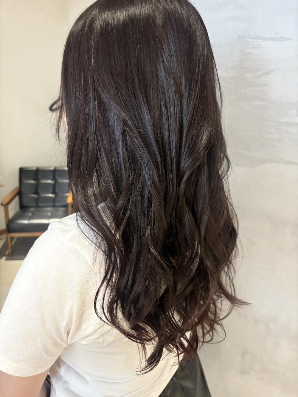 emu【エミュ】【エミュ】のスタイル紹介。チェリーブラウン/艶髪/美髪スタイル/伏見