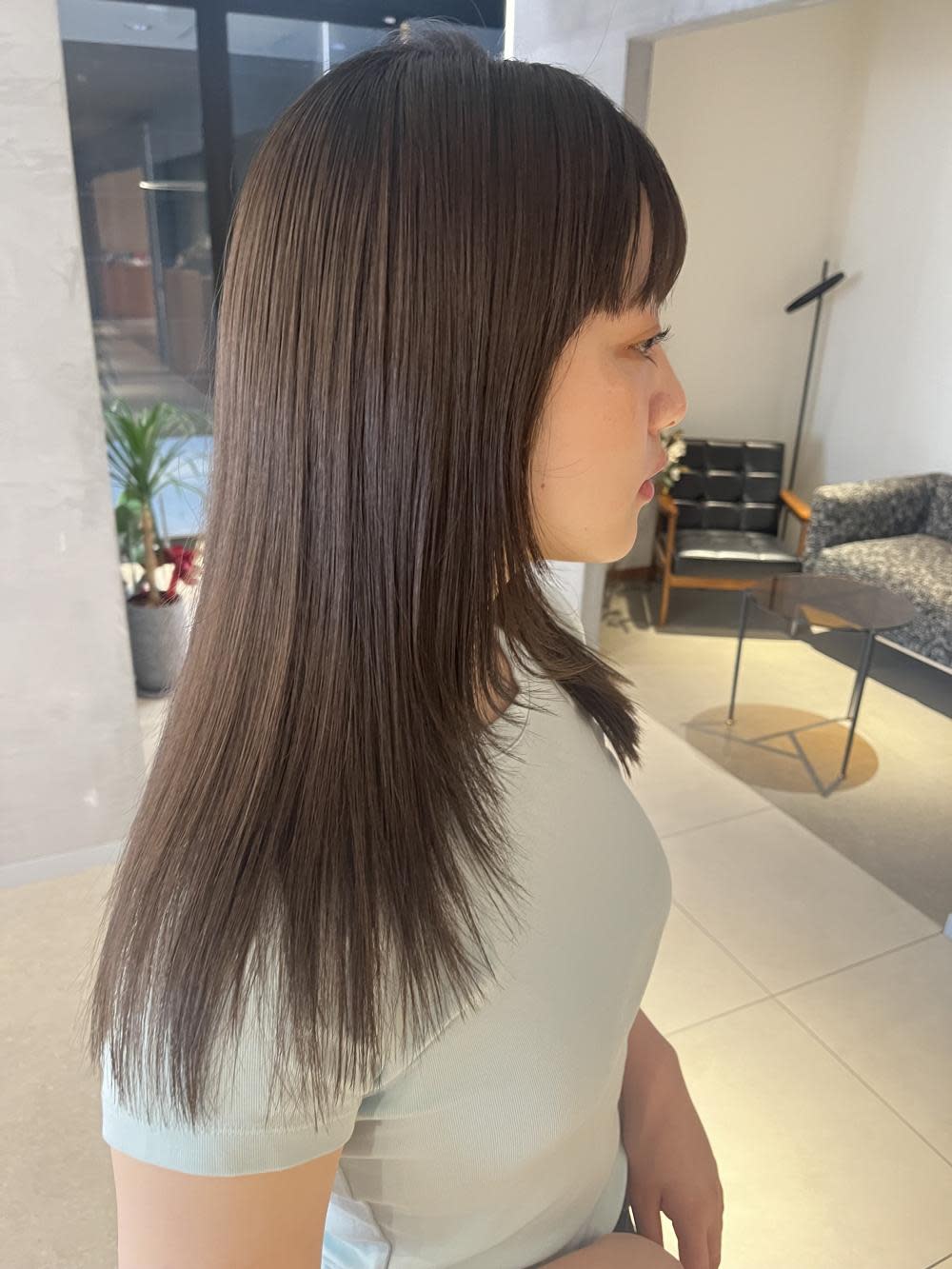 emu【エミュ】【エミュ】のスタイル紹介。レイヤーカット/艶髪/美髪スタイル／透明感カラー