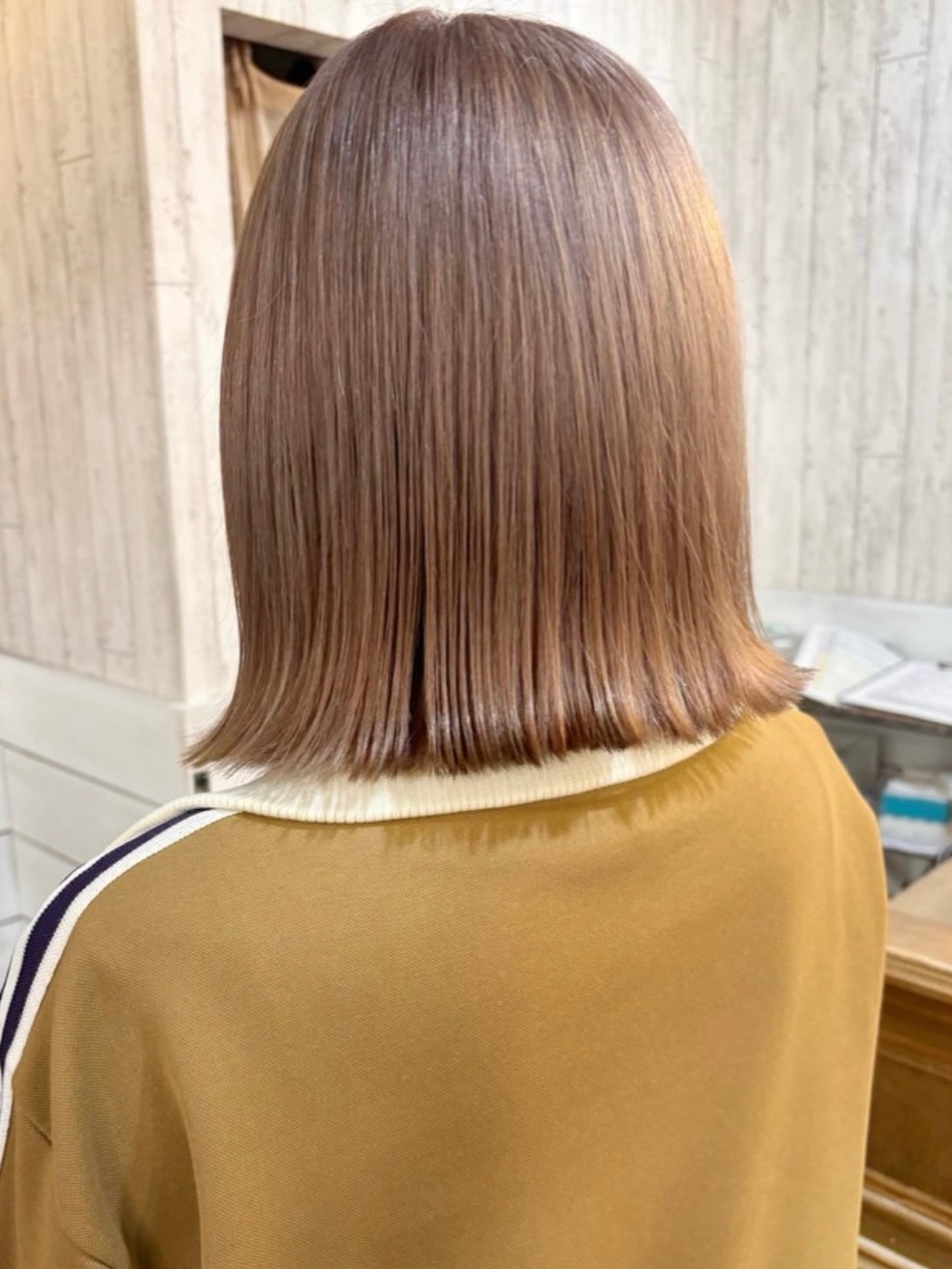 AEQUITAS【アクトゥス】のスタイル紹介。ケアブリーチ×ミルクティーベージュ