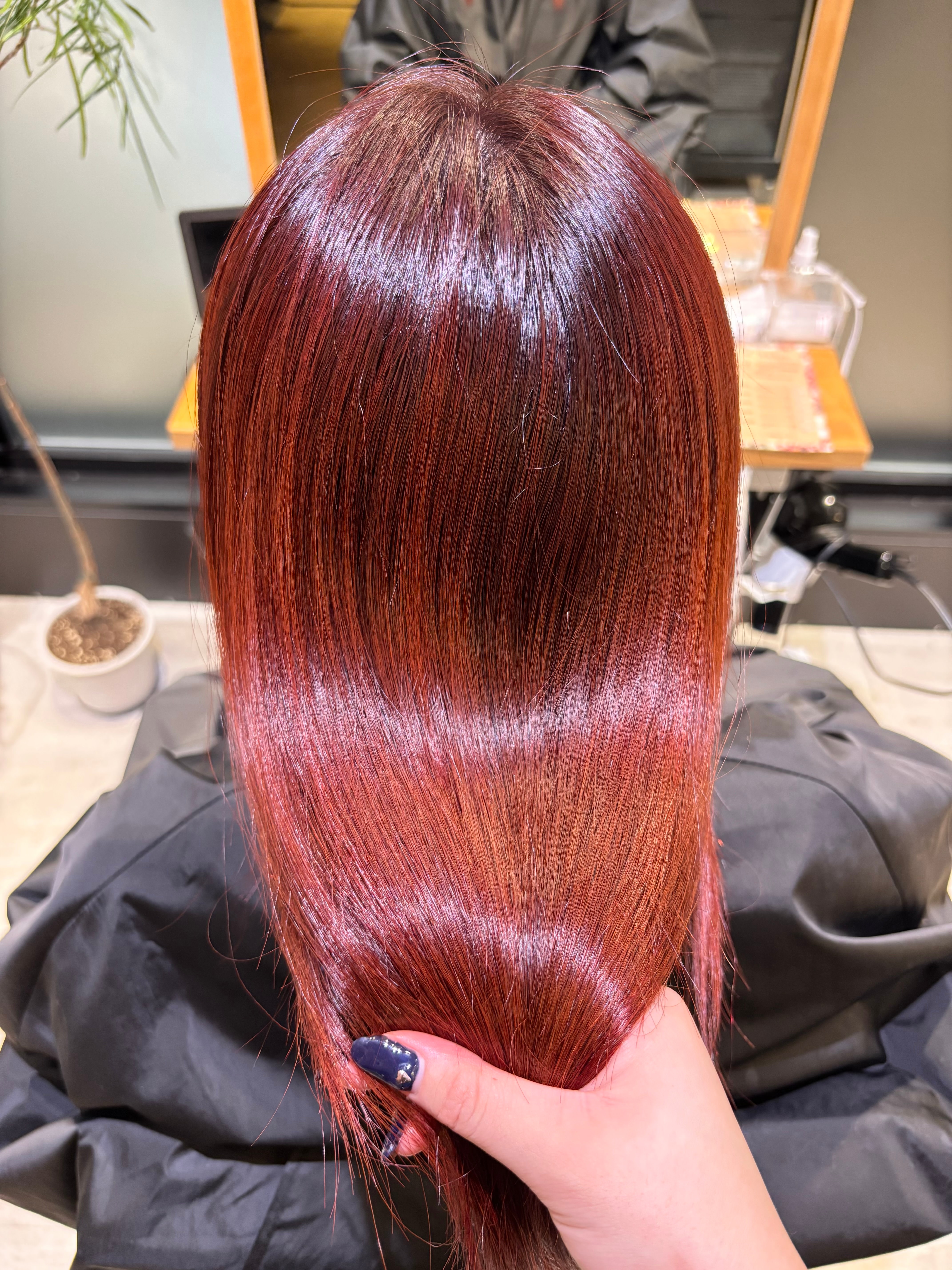 PiNo C-LOOP UNITED 横浜【ピノ シーループ ユナイテッド ヨコハマ】のスタイル紹介。オレンジレッド/暖色カラー/水素カラー/艶髪【ミワチカコ】