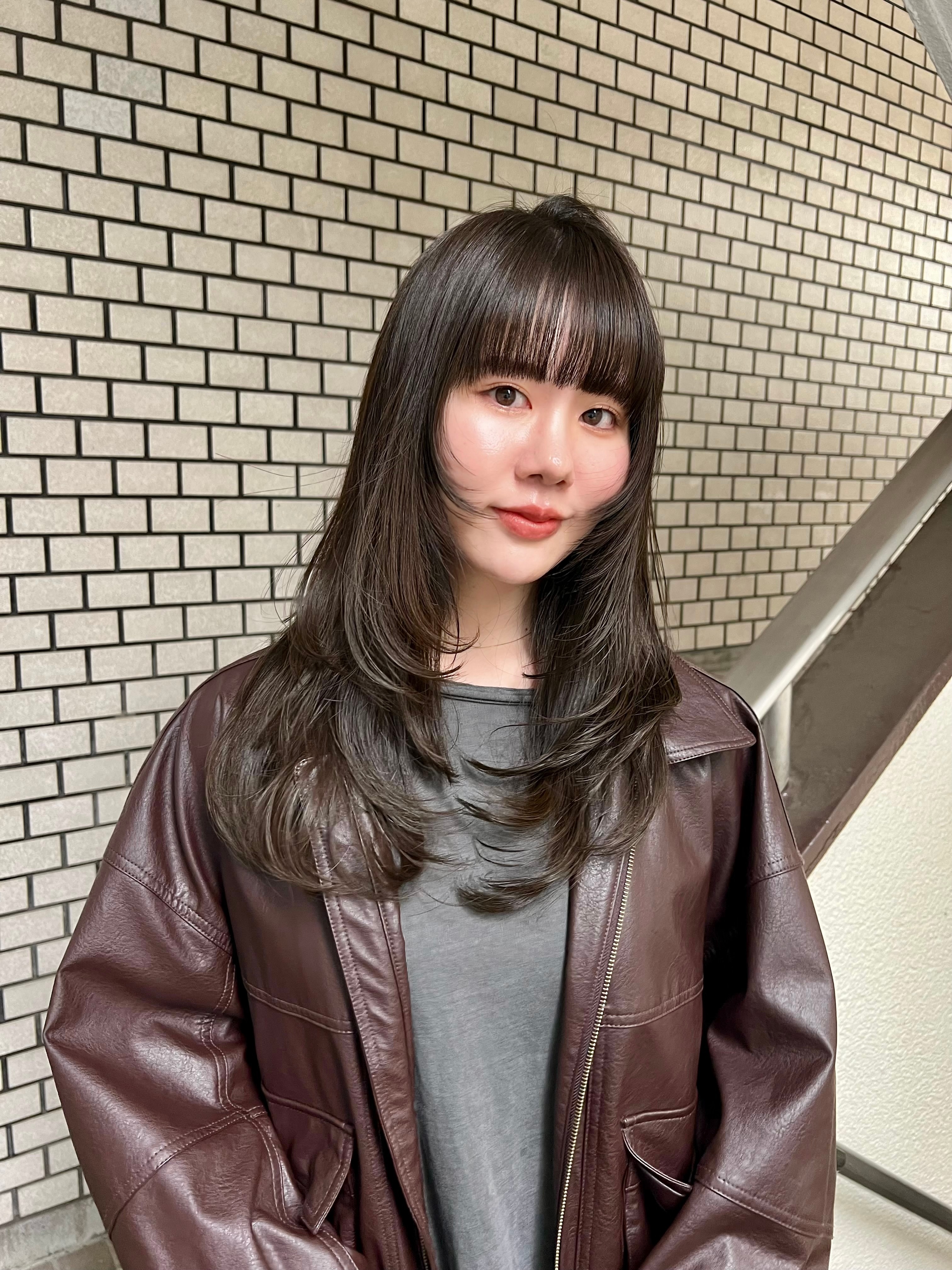 Regilo【レジーロ】のスタイル紹介。レイヤーカット/オリーブ