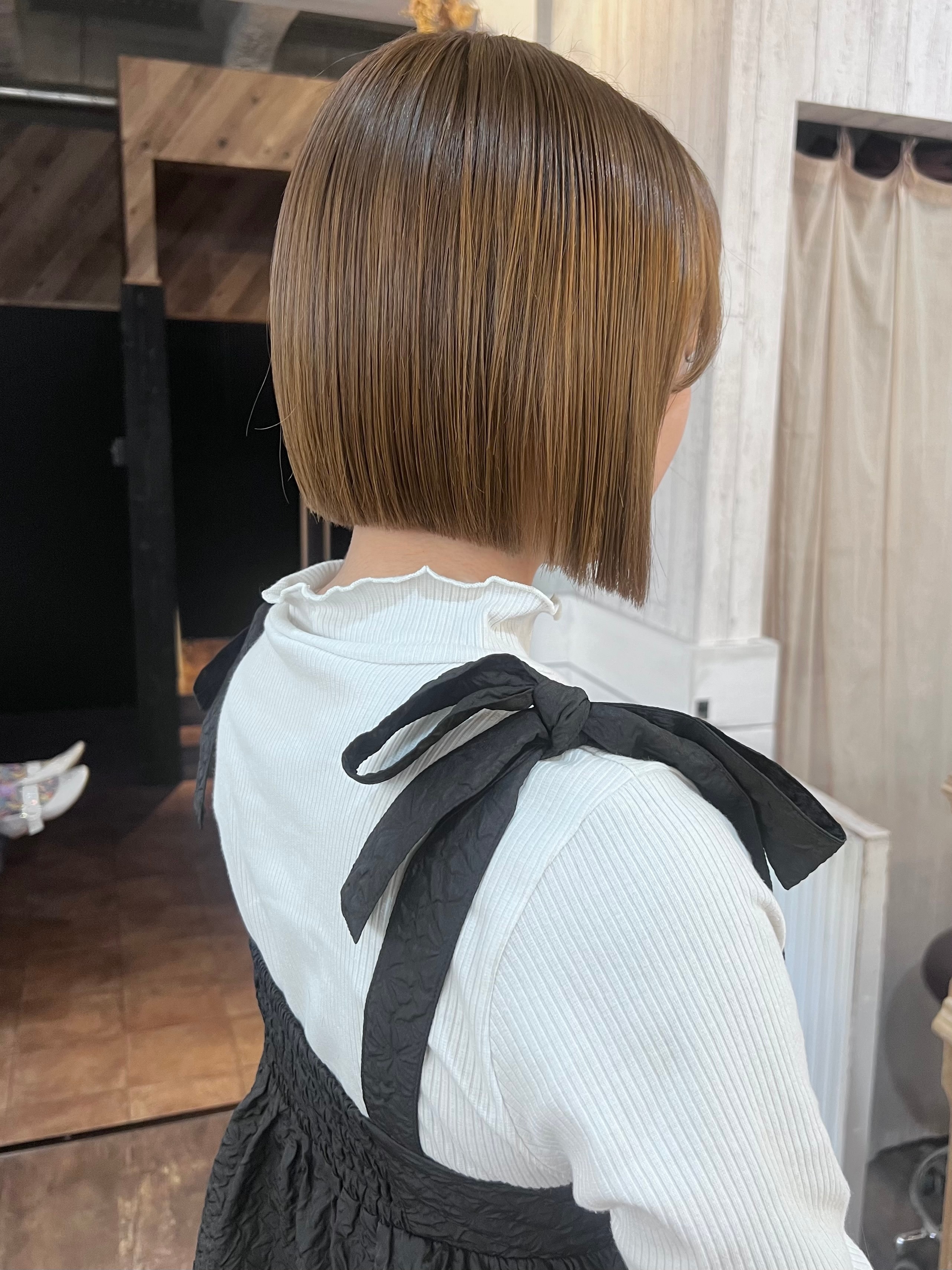 AEQUITAS【アクトゥス】のスタイル紹介。ダブルカラー×アッシュベージュ