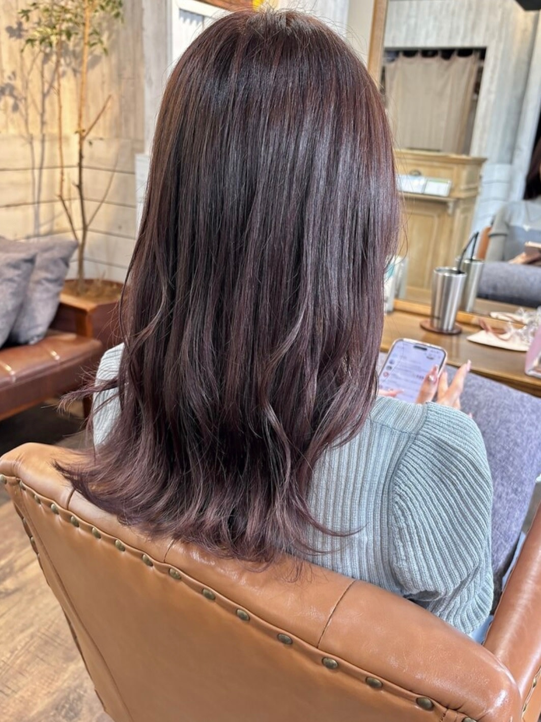 AEQUITAS【アクトゥス】のスタイル紹介。ダブルカラー×ピンクラベンダー