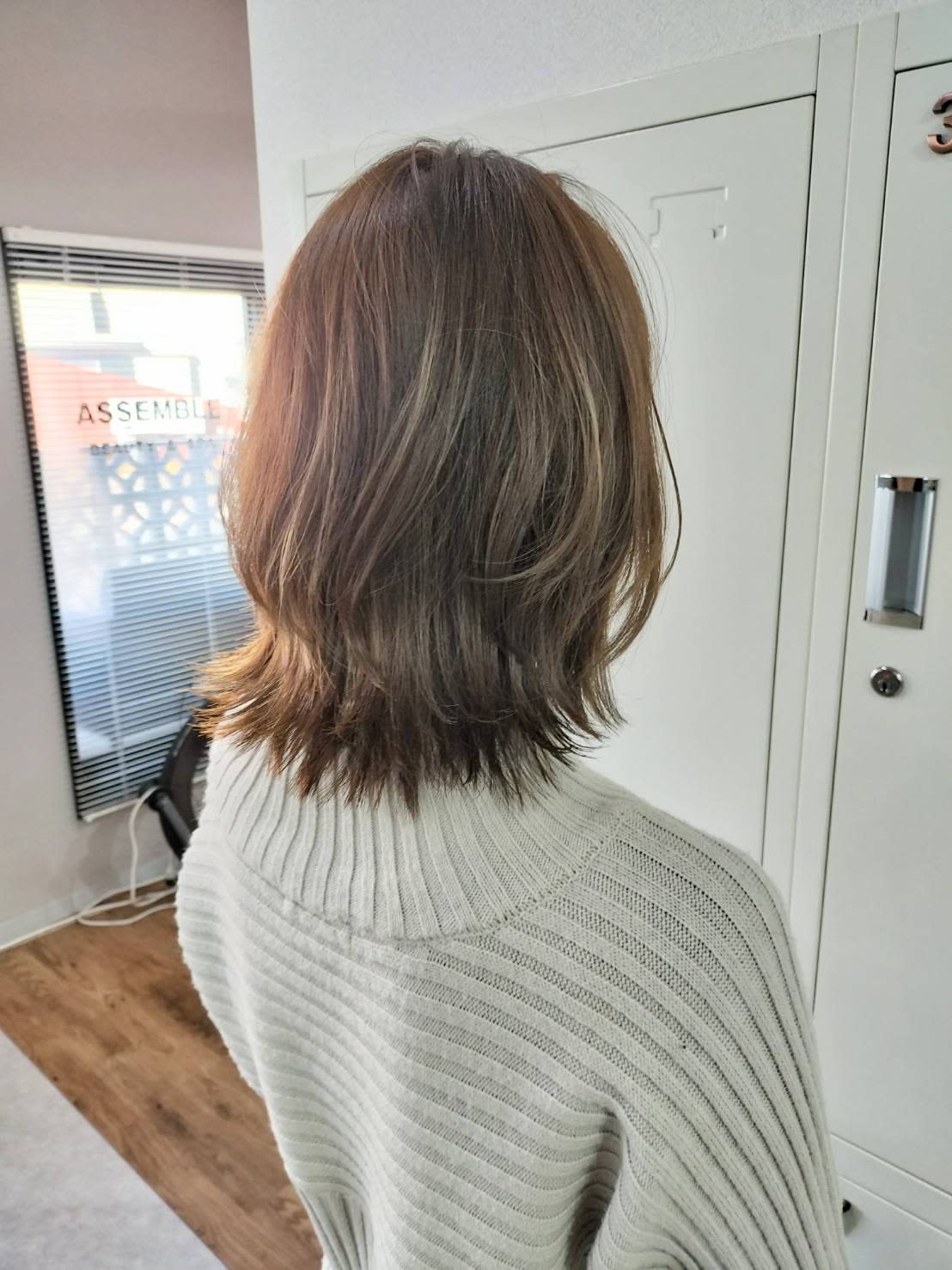 ASSEMBLE Beauty&spa【アッセンブル】【アッセンブル ビューティーアンドスパ】のスタイル紹介。【武藤】くびれ外ハネミディアム