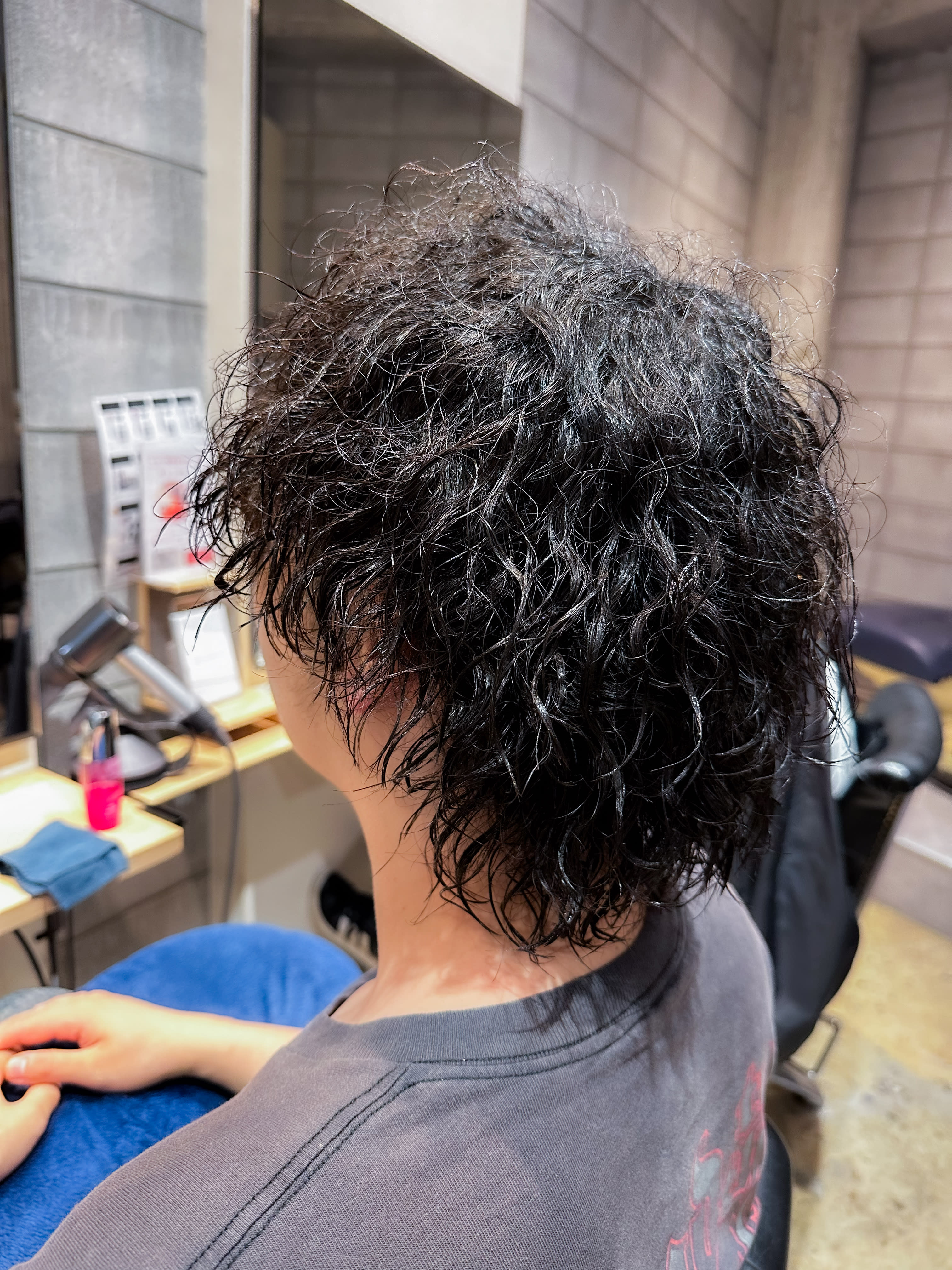 alco 三軒茶屋【アルコサンゲンジャヤ】のスタイル紹介。メンズ　ウルフ　ツイストスパイラルパーマ