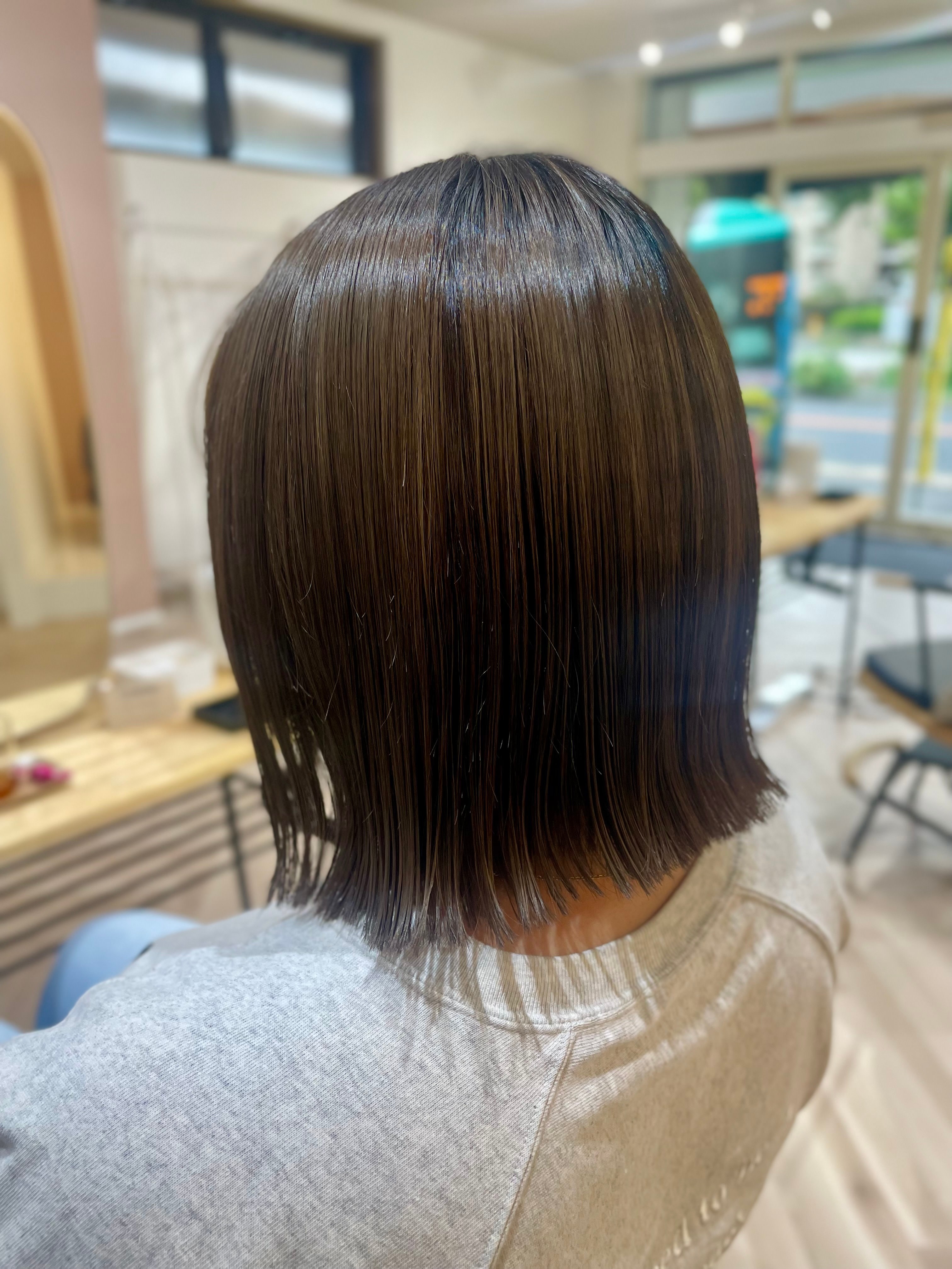 & you.【アンドユー】のスタイル紹介。うるつや切りっぱなしストレート