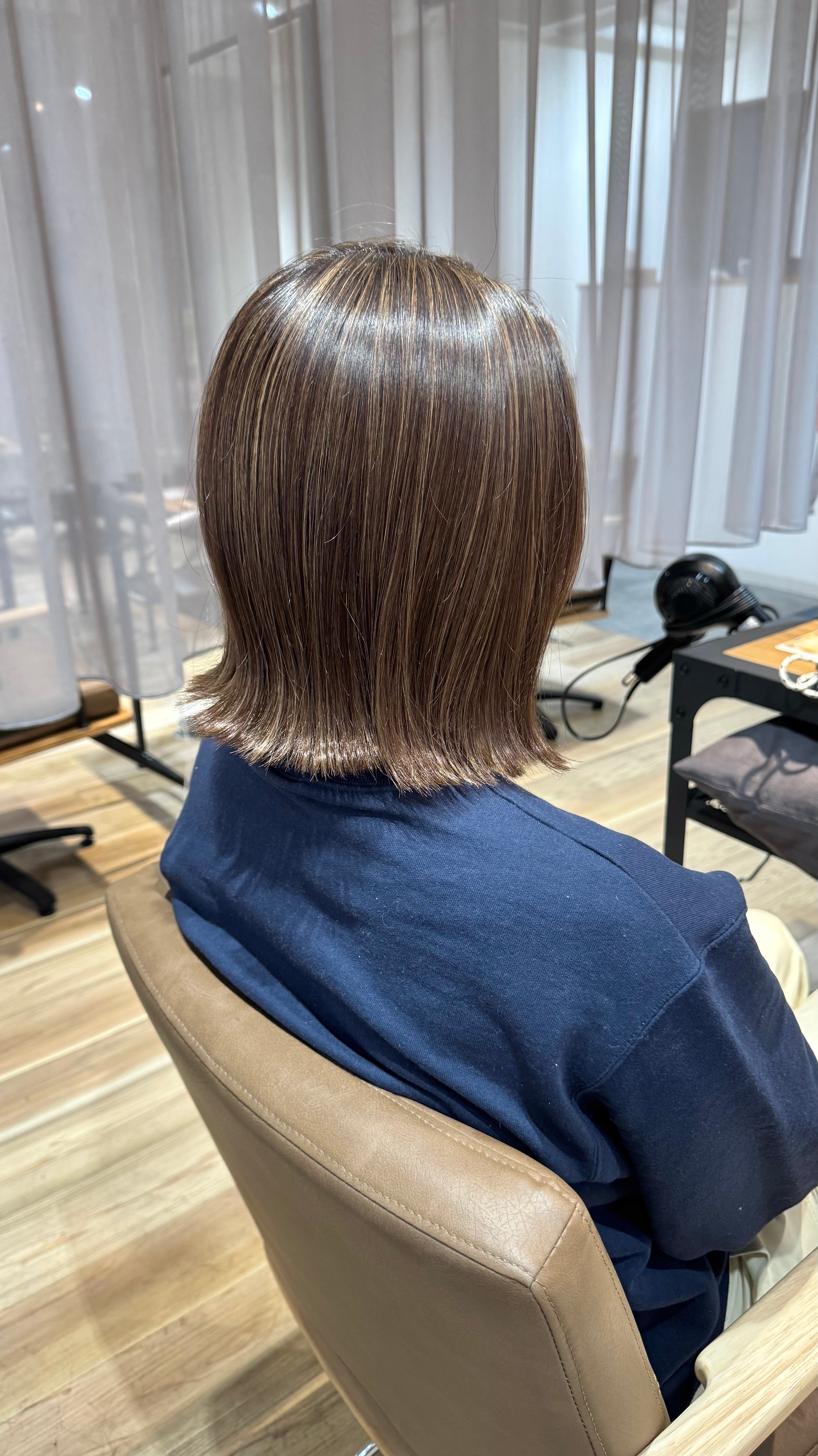 Pap's de coiffeur 甲子園口店【パプス ド コワフュール コウシエングチテン】のスタイル紹介。ミルクティーグレージュハイライト