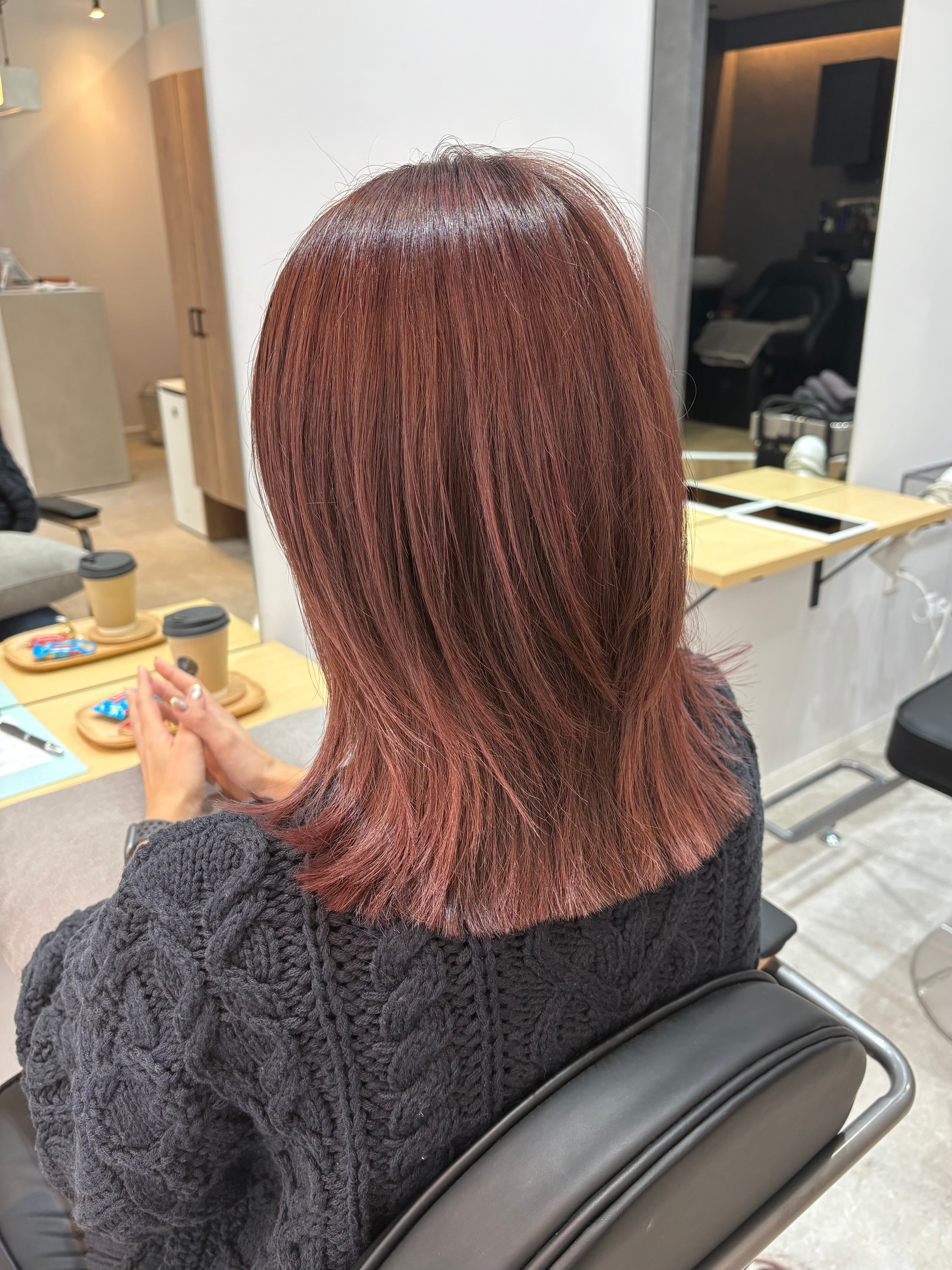 kota hair&spa【コタヘアアンドスパ】のスタイル紹介。くびれレイヤー☆カシスカラー