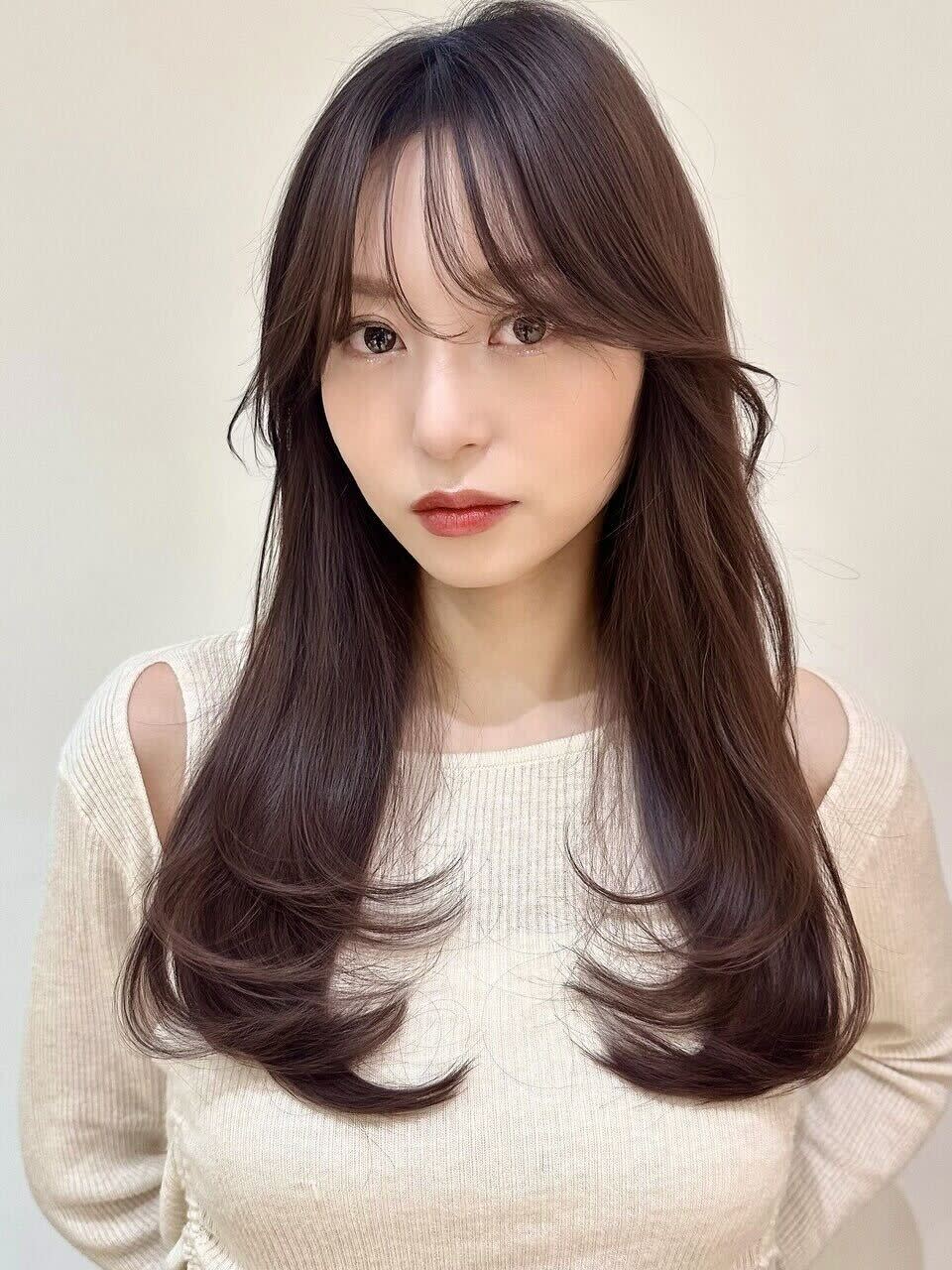 Violet`jem 【バイオレットジェム 】【バイオレットジェム】のスタイル紹介。ロングレイヤー内巻きレイヤー似合わせカット小顔スタイル