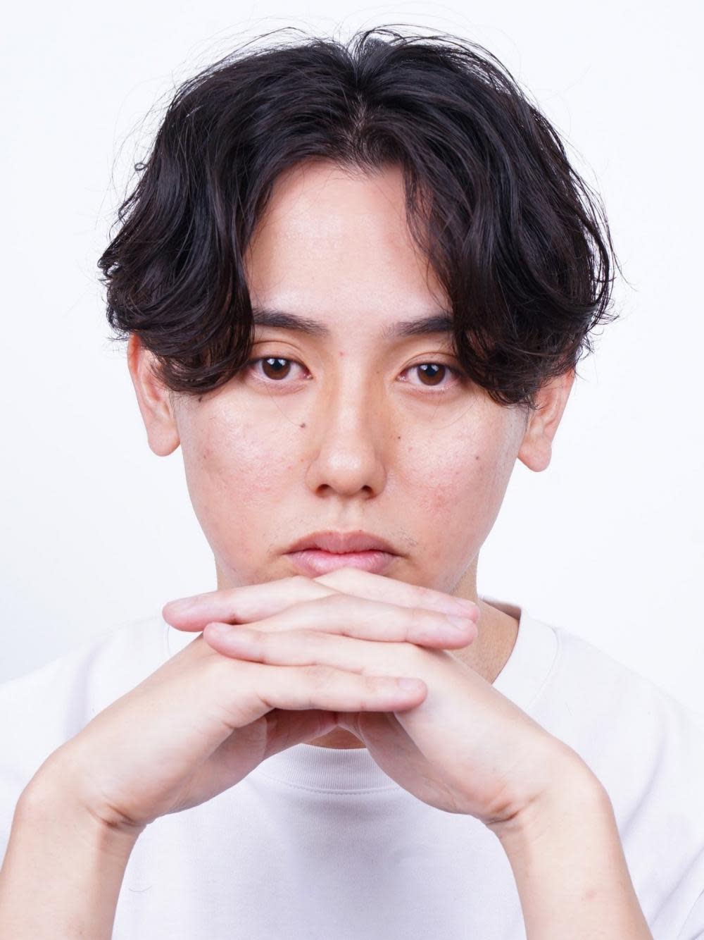 メンズサロン growth博多店【メンズサロングロウ】 メンズカット/メンズパーマ/眉毛【メンズサロン グロウ ハカタテン メンズサロングロウ メンズカット メンズパーマ マユゲ】のスタイル紹介。センターパート　