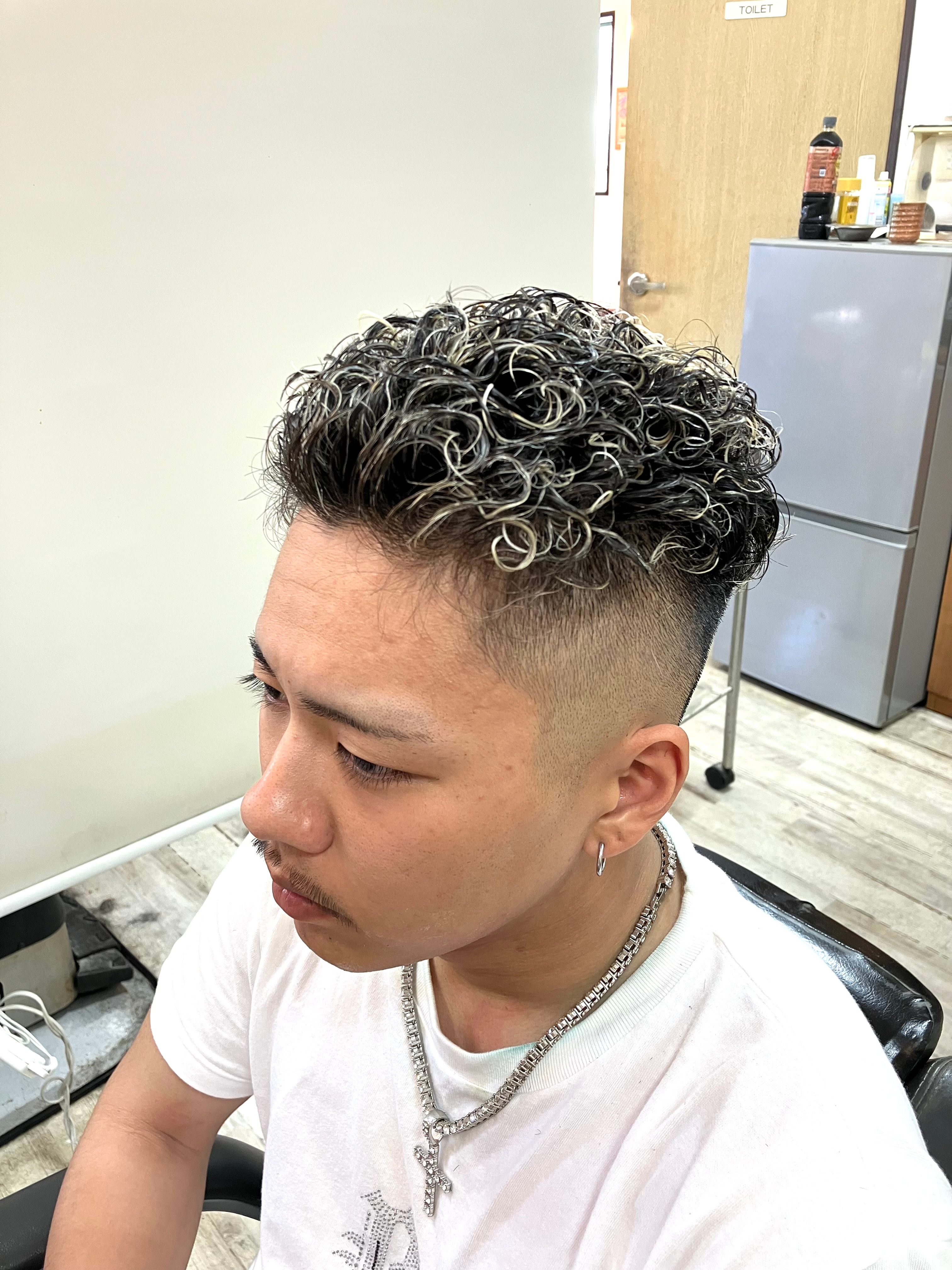 Hair Salon ふらっと【フラット】のスタイル紹介。極道パーマ　　　　　